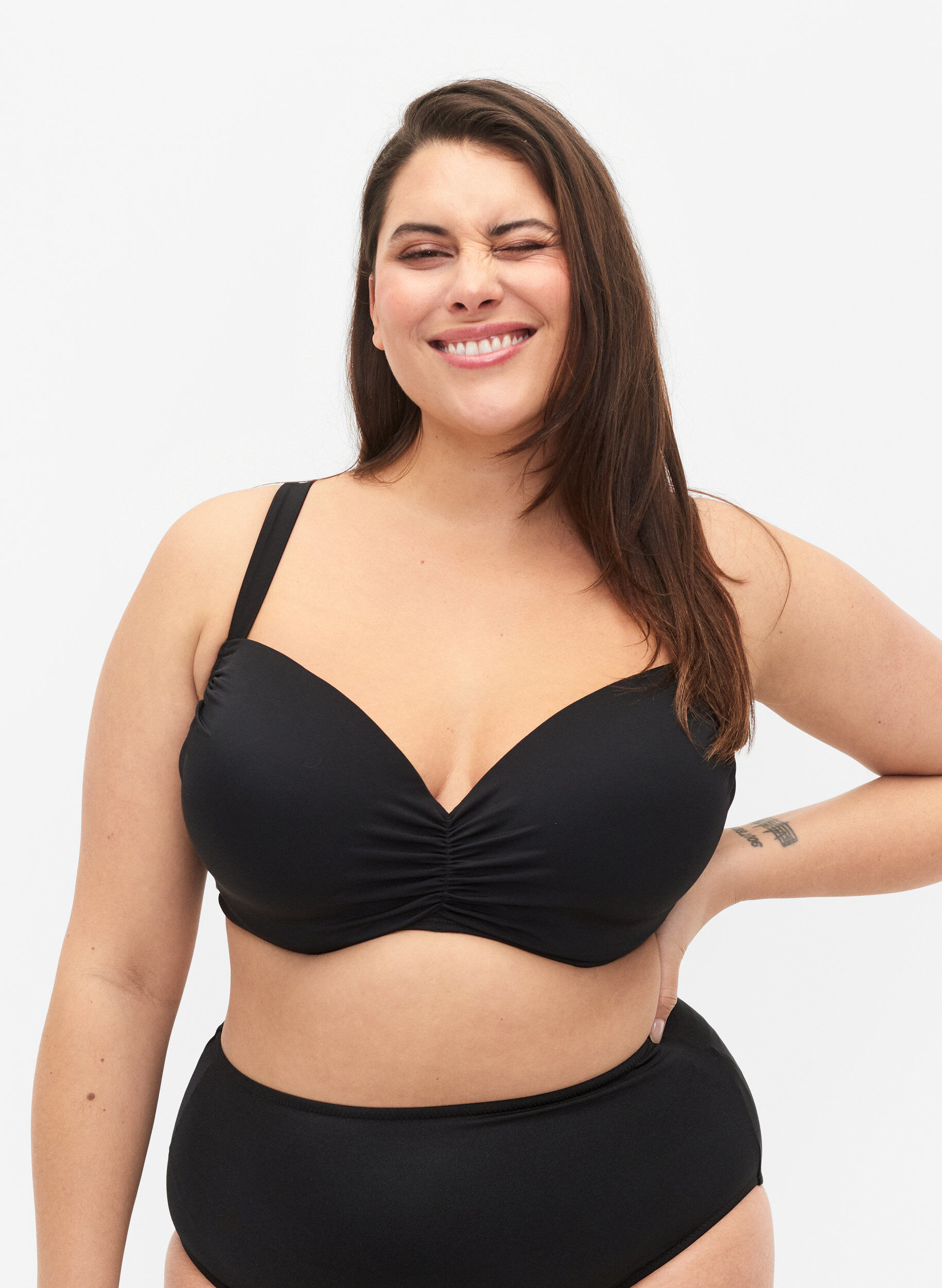 Zizzi Bikini bh med formst&oslash;bte sk&aring;le, Black, Model image number 0