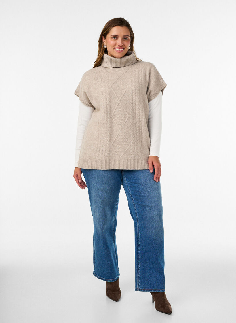 Strikvest med rullekrave og kabelstrik, Beige, Model image number 1