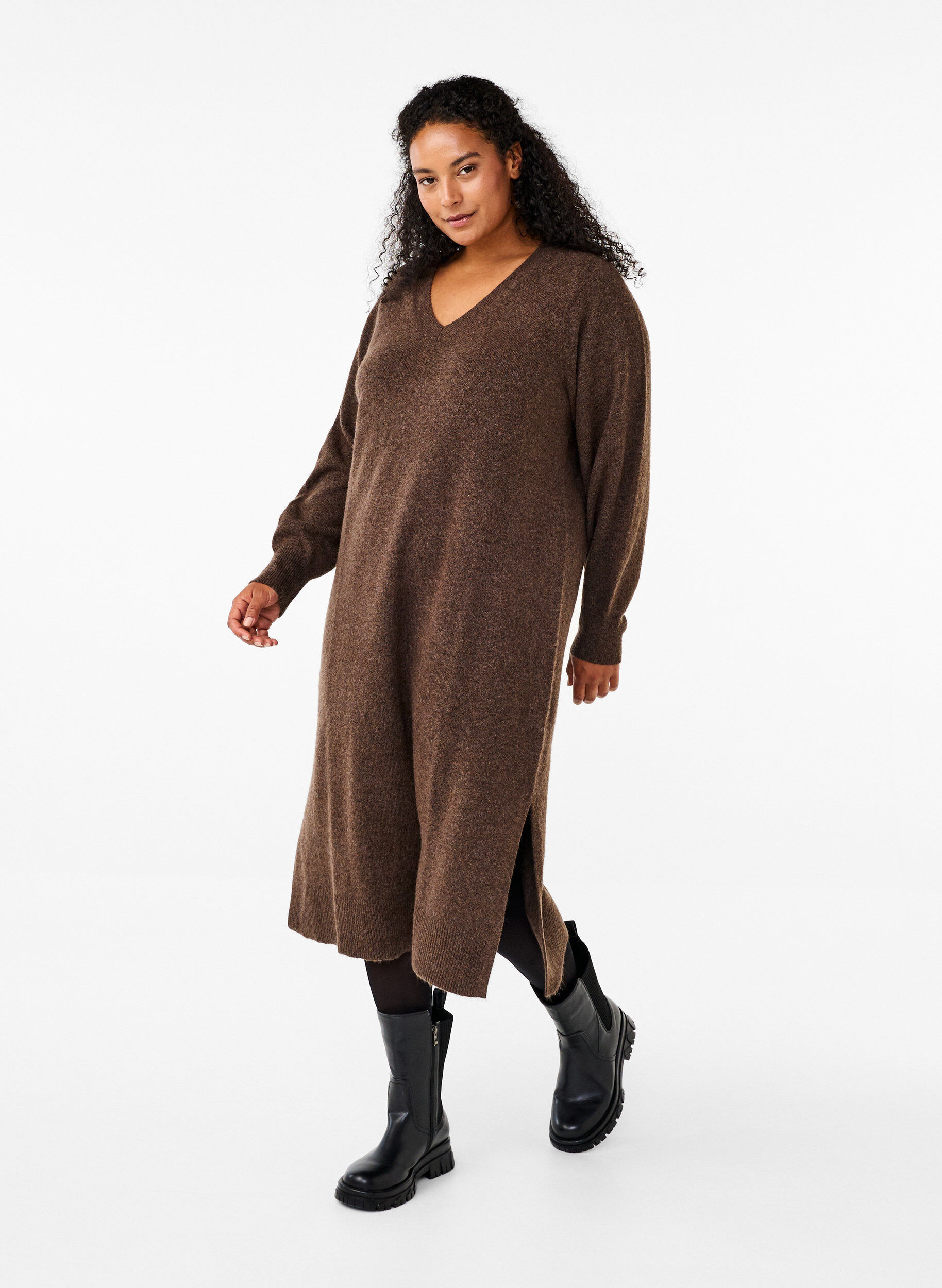 Lang&aelig;rmet strikkjole med V-hals, Brun, Model