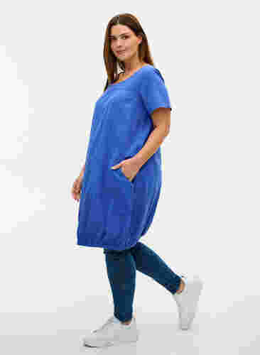 Kortærmet kjole i bomuld, Dazzling Blue, Model image number 2