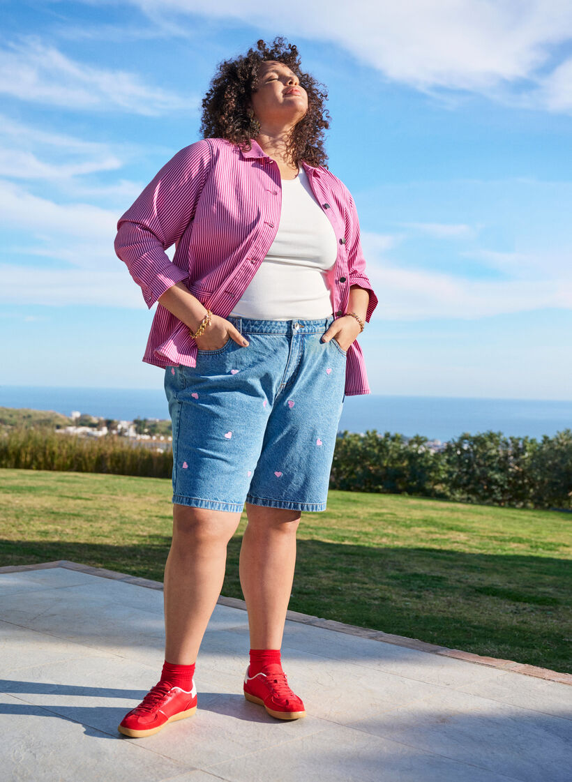 Denimshorts med h&oslash;j talje og broderede hjerter, Bl&aring;, Image image number 0