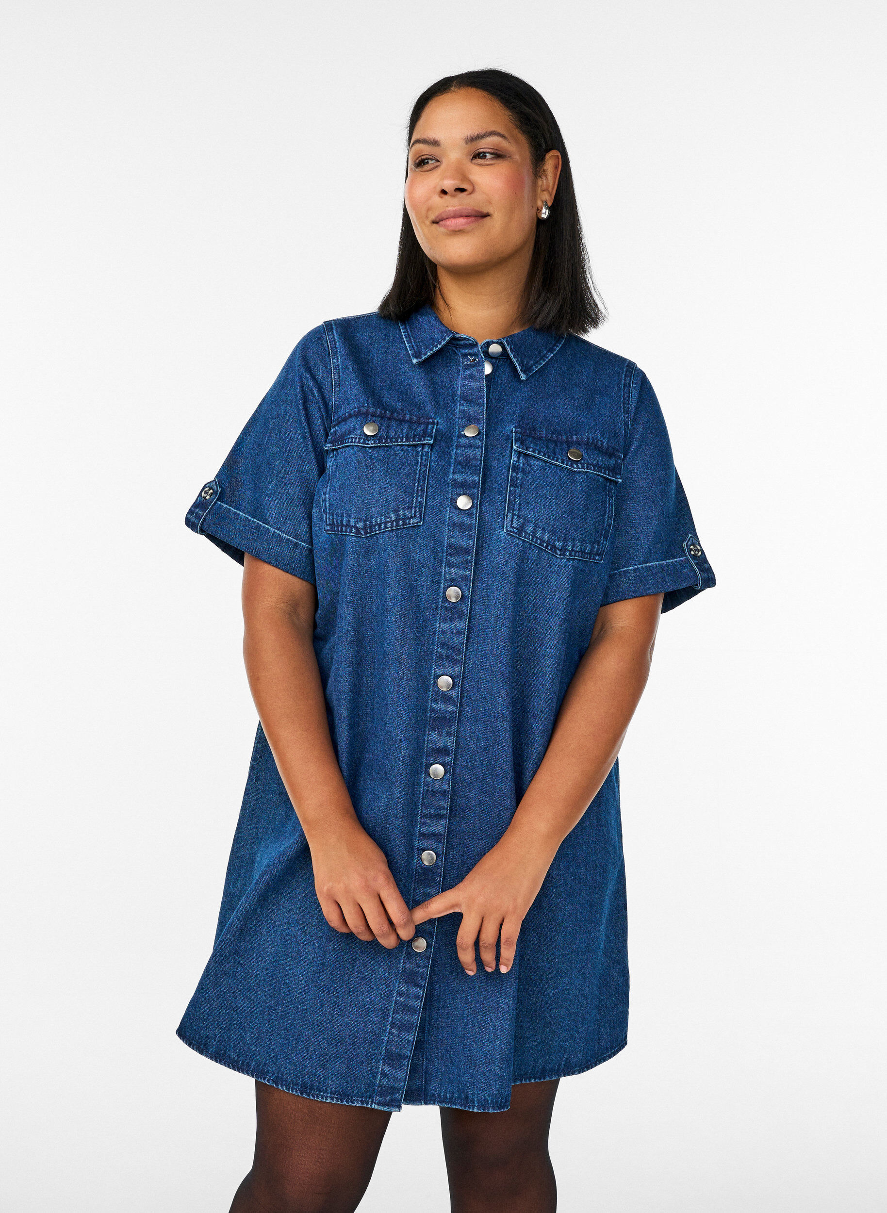 Denimkjole med korte &aelig;rmer og knapper, Bl&aring;, Model