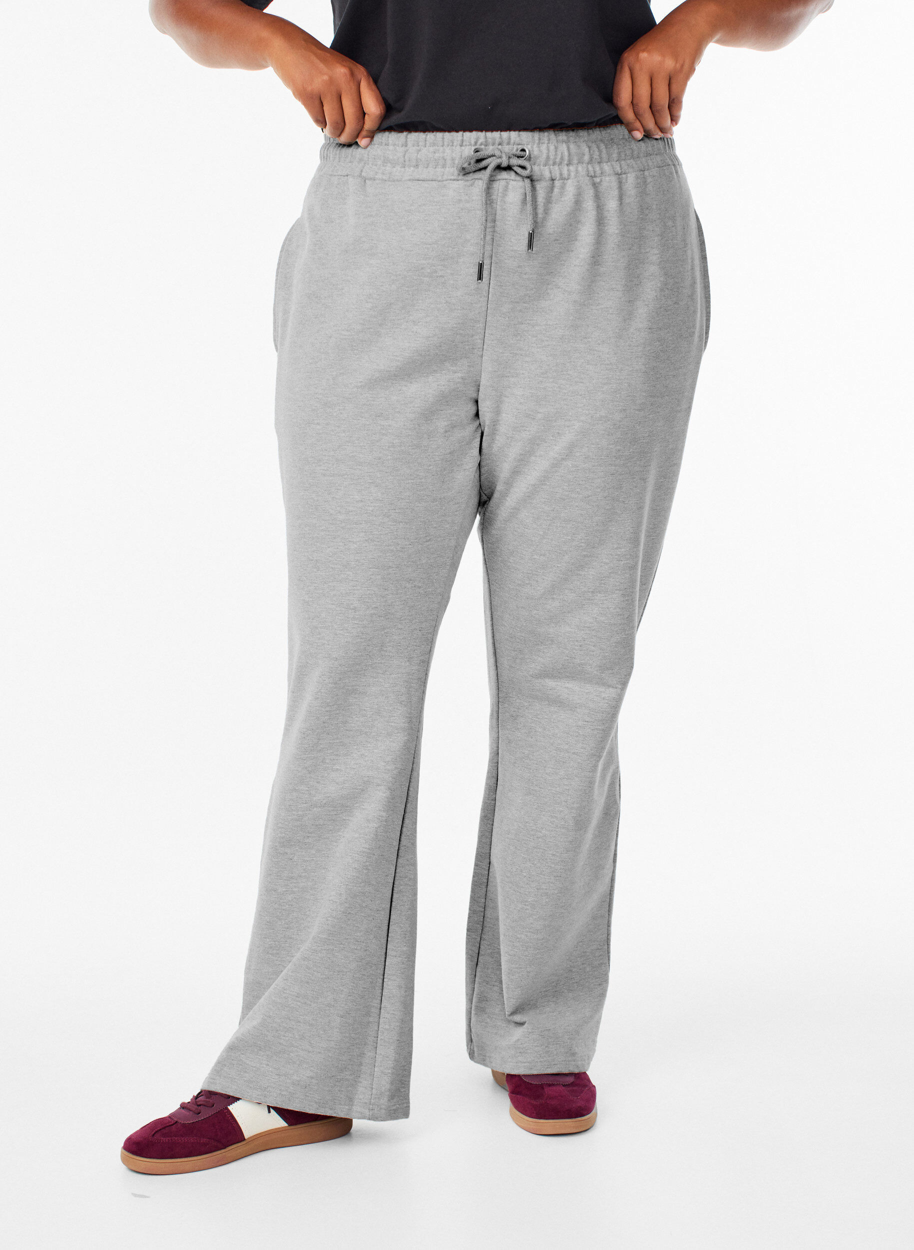 Zizzi Flare sweatpants med h&oslash;j talje, Gr&aring;, Model image number 2