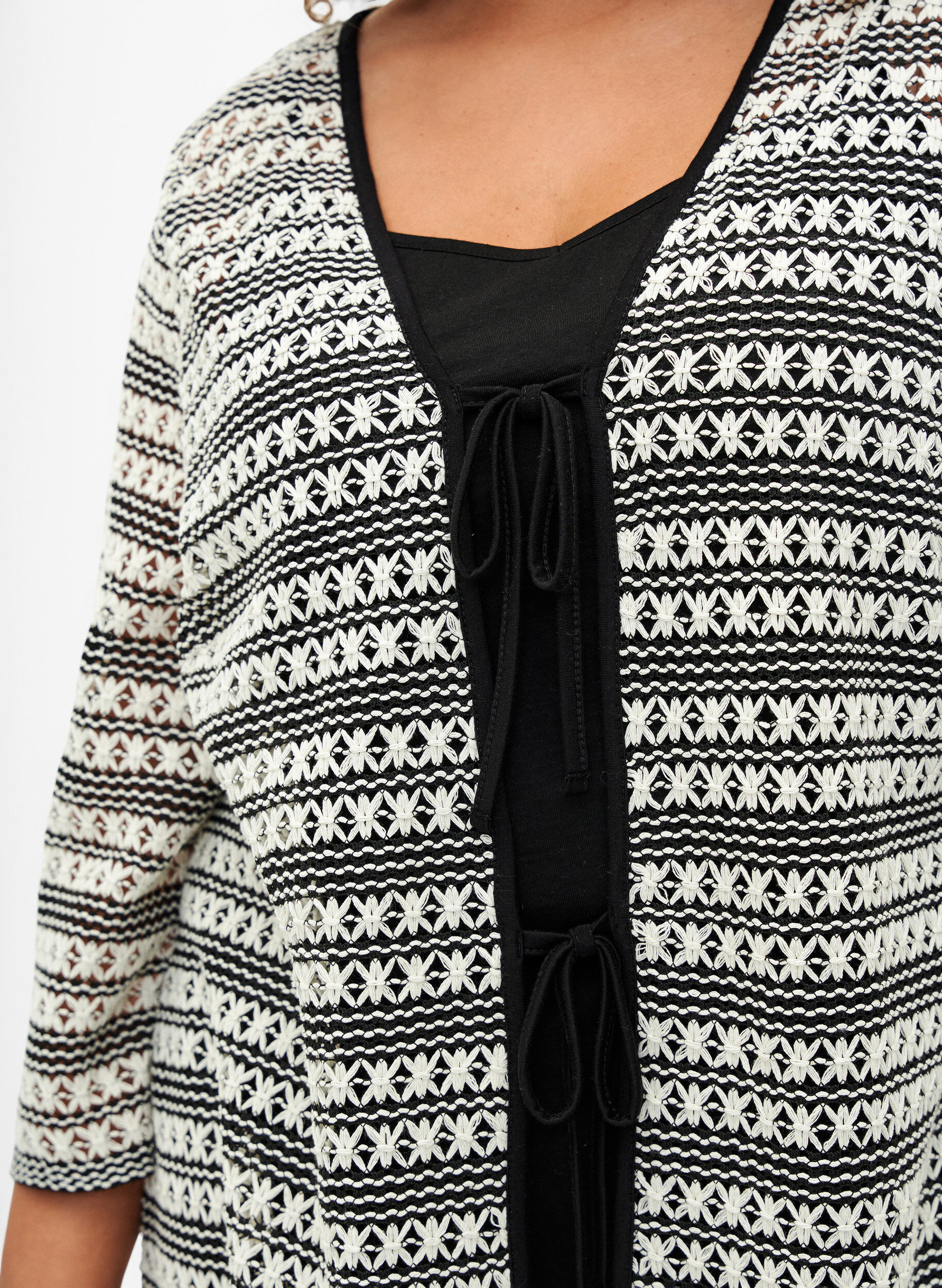 Zizzi H&aelig;klet cardigan med bindeb&aring;nd, Black White, Model image number 2