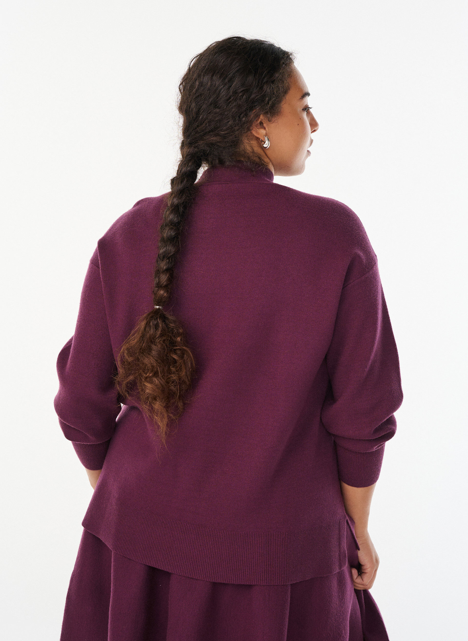 Zizzi Strikbluse med h&oslash;j hals, M&oslash;rk Bordeaux, Model image number 2
