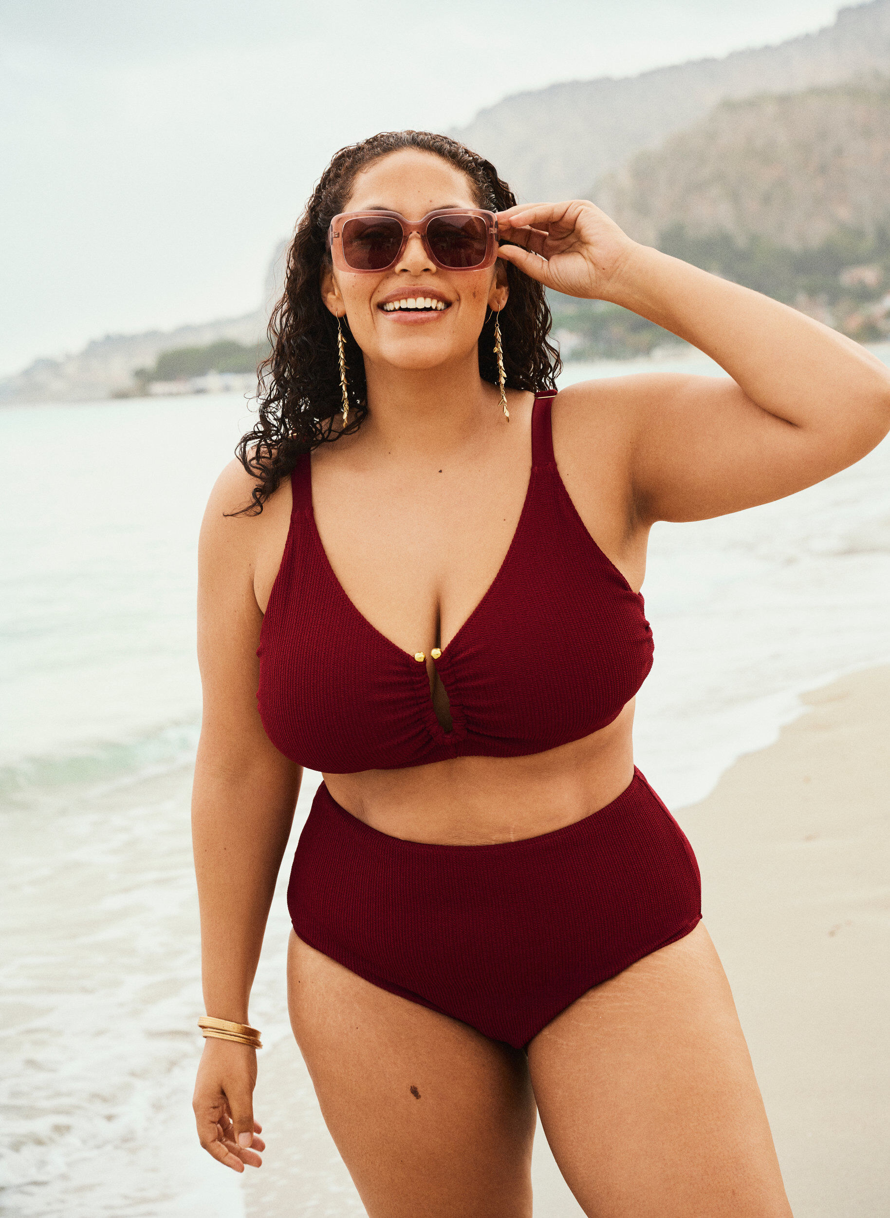 Bikinitrusse med h&oslash;j talje og struktur