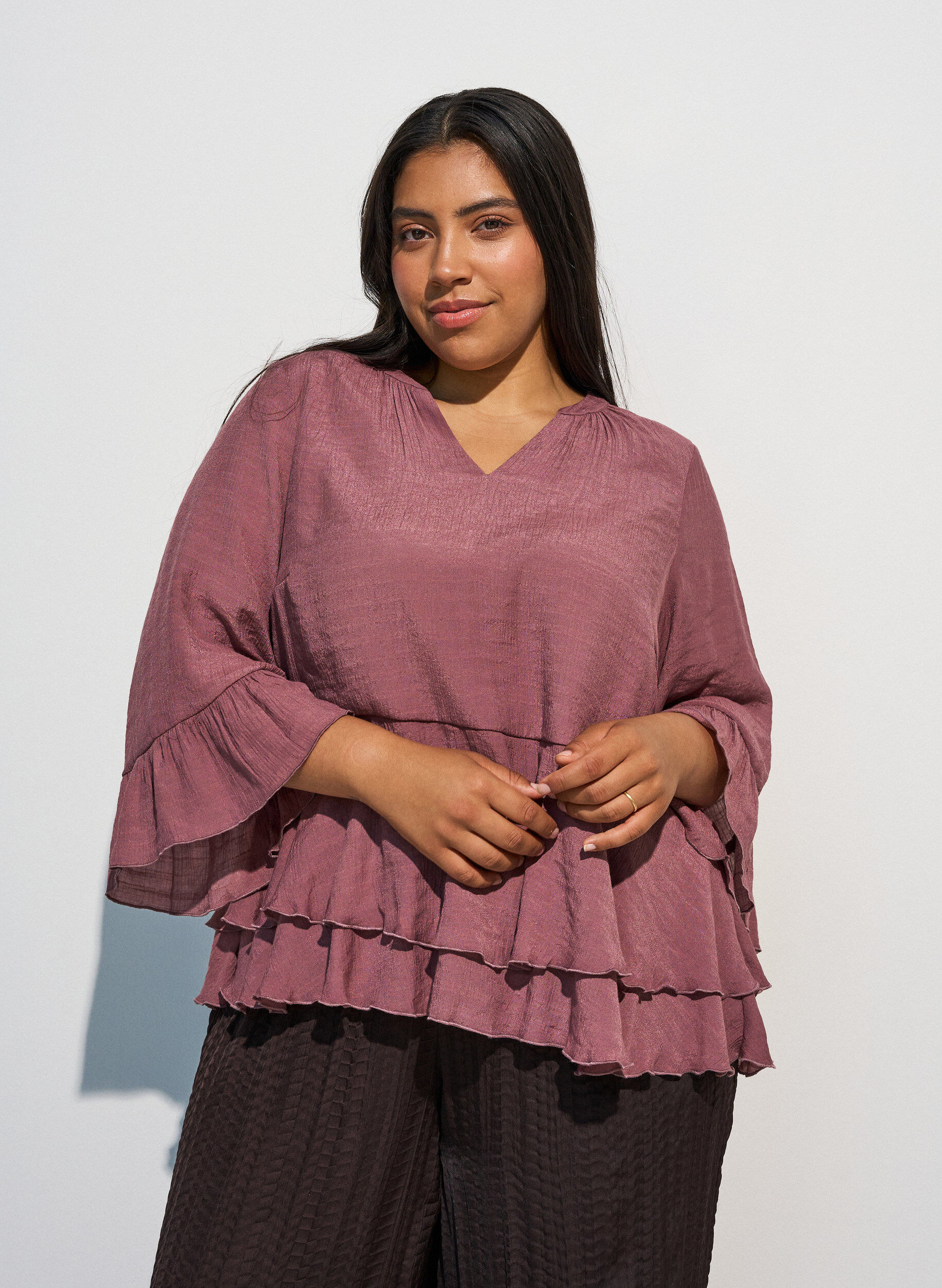 Bluse med 3/4-&aelig;rmer og fl&aelig;sedetaljer, Lyser&oslash;d, Model