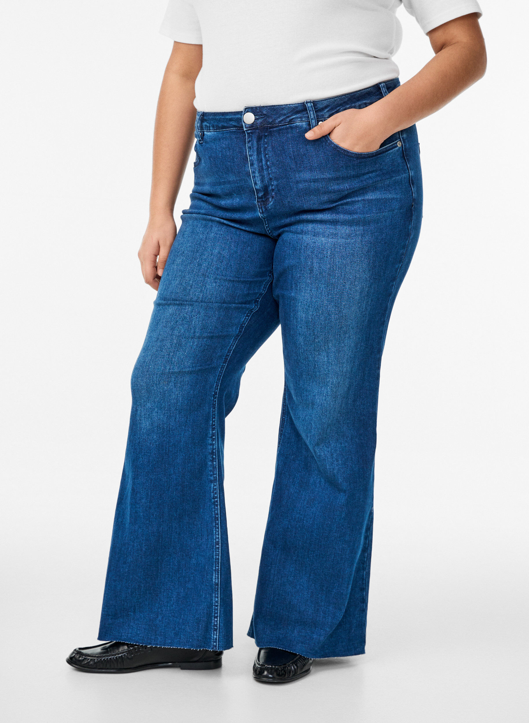Zizzi Bootcut jeans med h&oslash;j talje, Bl&aring;, Model image number 3