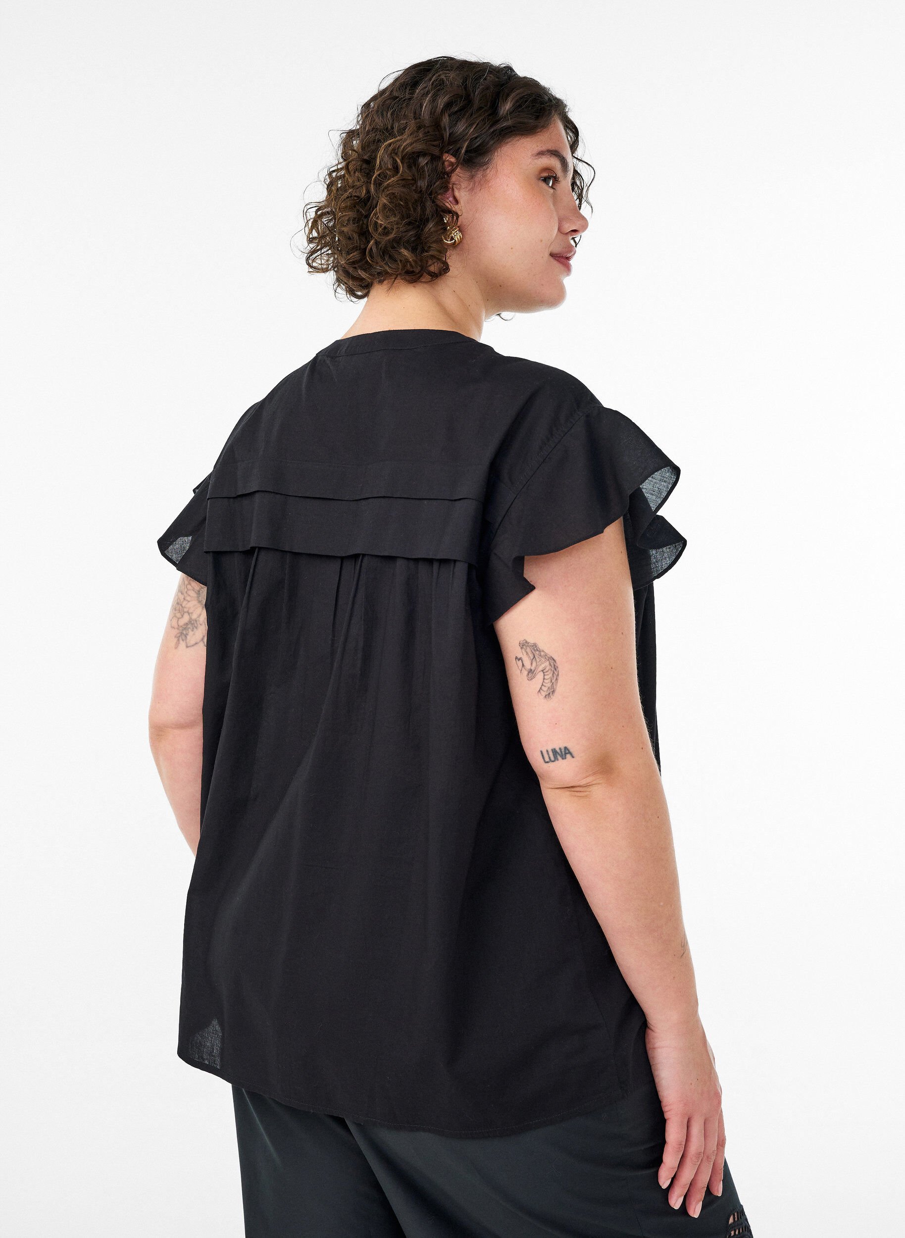 Zizzi&AElig;rmel&oslash;s skjortebluse i bomuld med A-form, Sort, Model image number 2