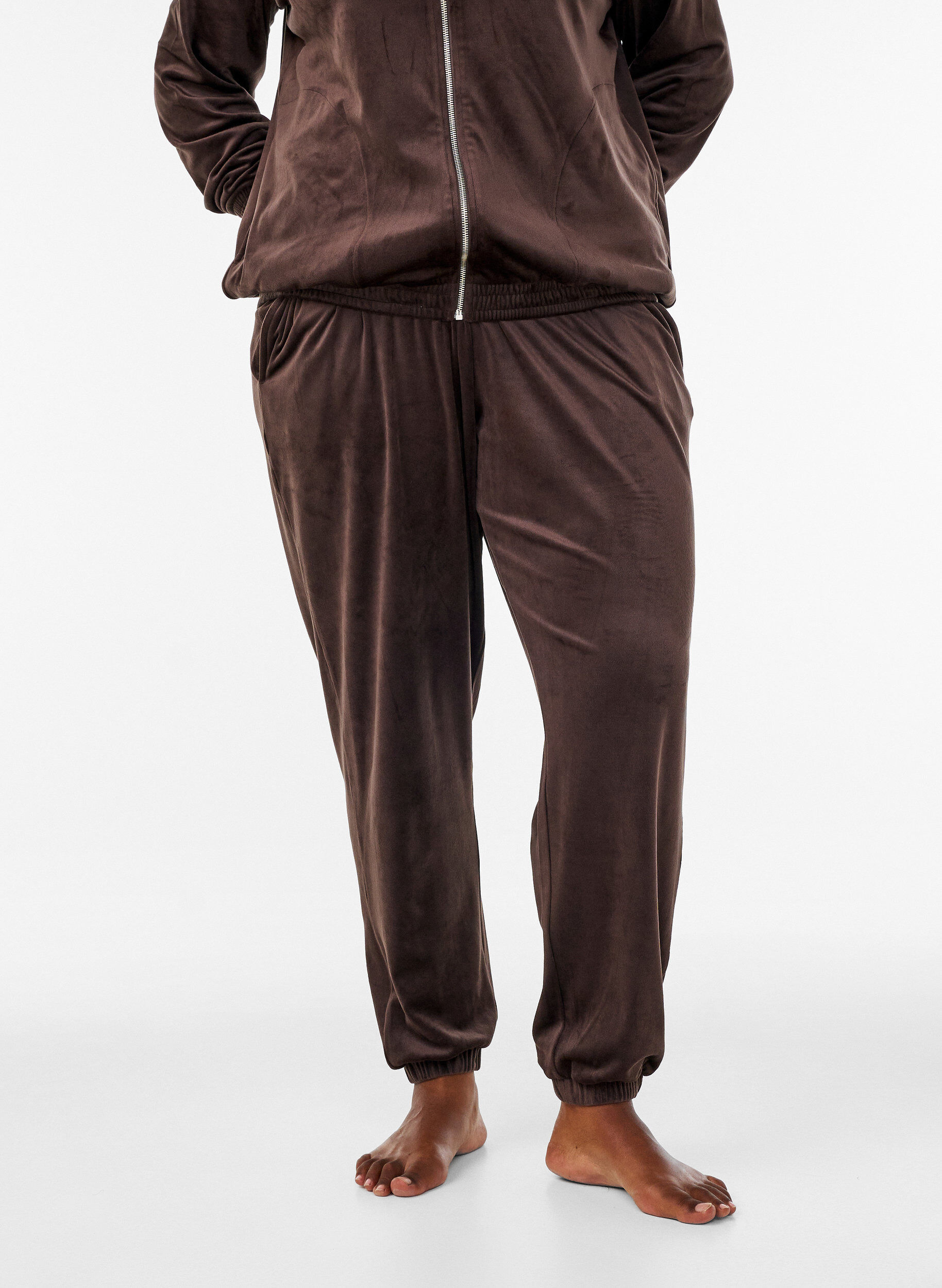 ZizziL&oslash;se bukser i velour, Brun, Model image number 2