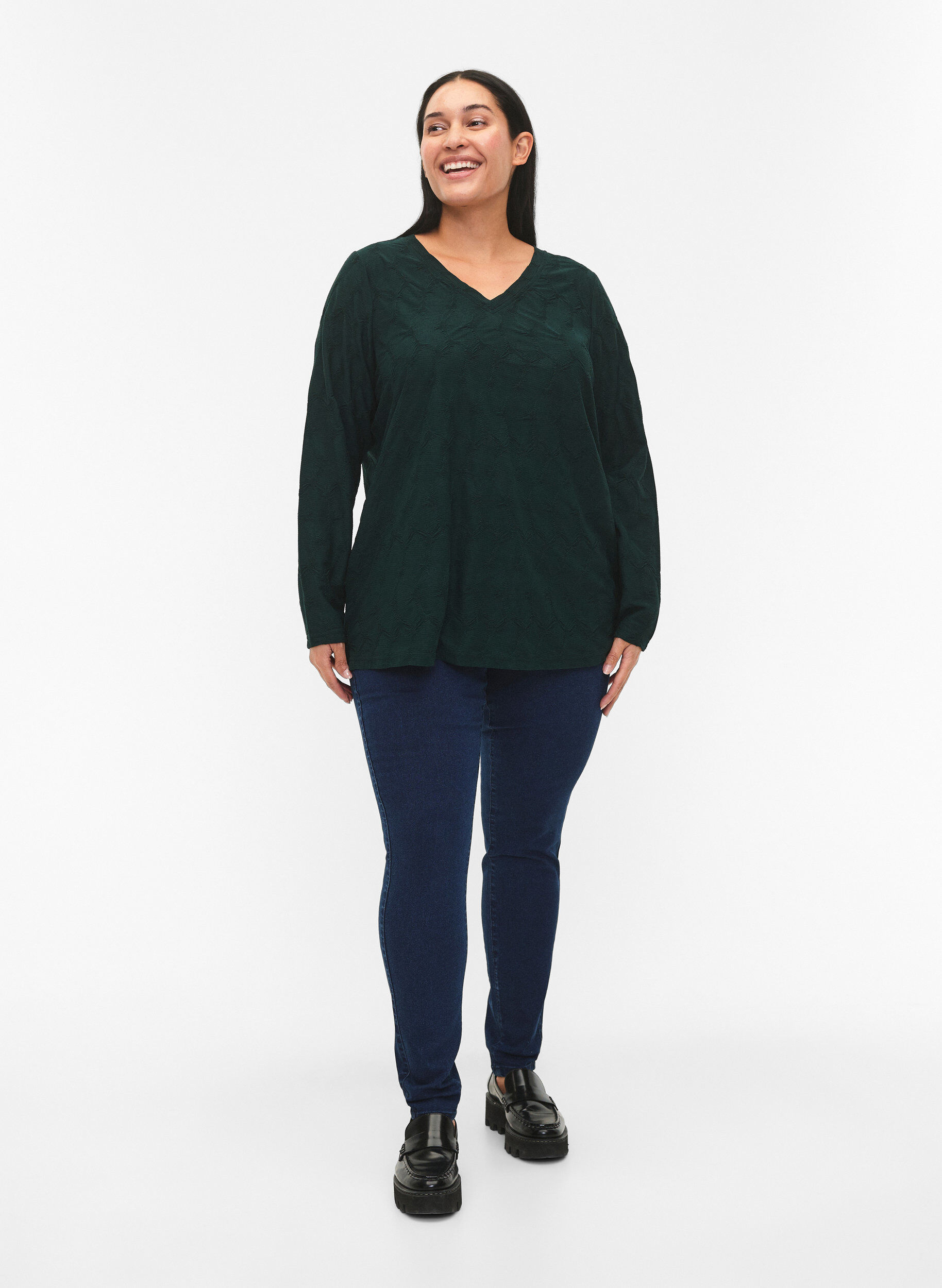 Zizzi FLASH - Lang&aelig;rmet bluse med struktur, Scarab, Model image number 2