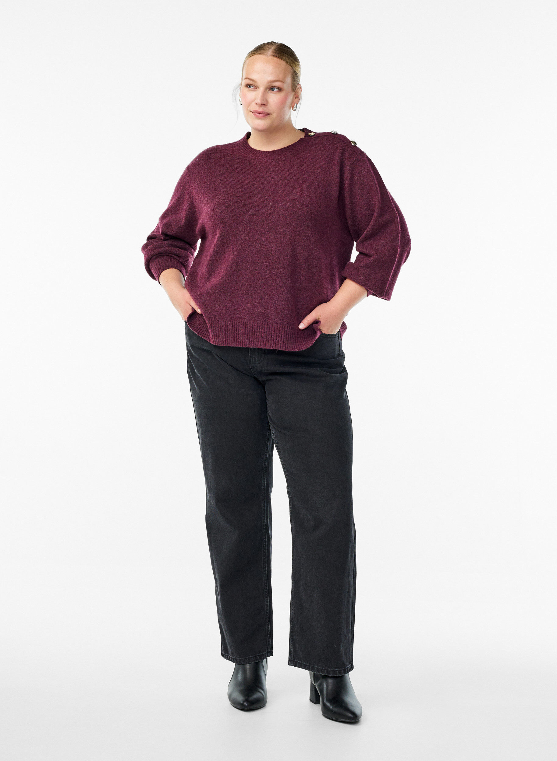 Zizzi Strikbluse med knapdetalje, M&oslash;rk Bordeaux, Model image number 1