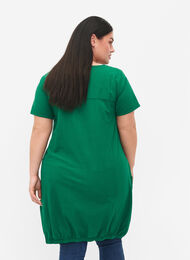 Kortærmet kjole i bomuld, Verdant Green, Model