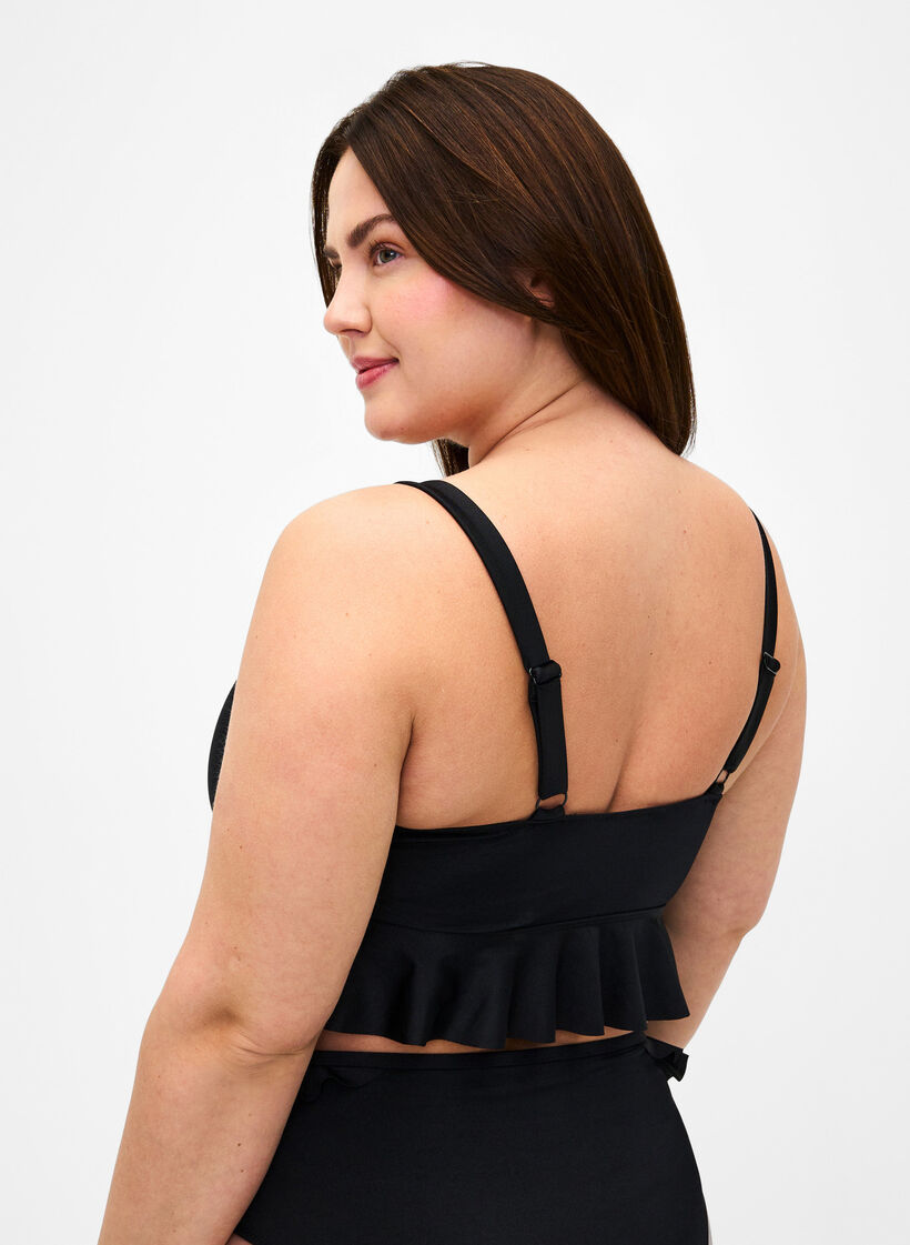 Bikinitop med udtagelige puder og flæsekant, Sort, Model image number 1