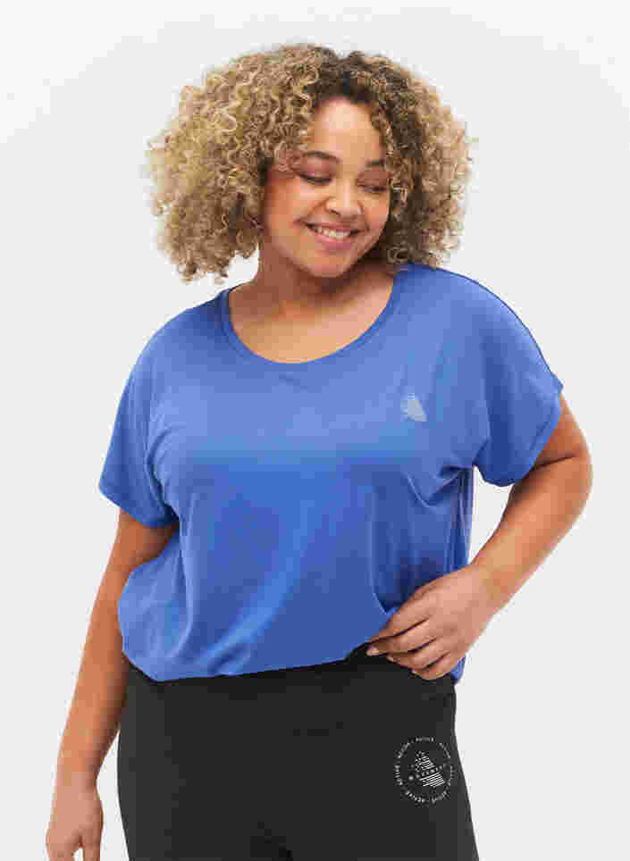 Ensfarvet trænings t-shirt, Dazzling Blue, Model