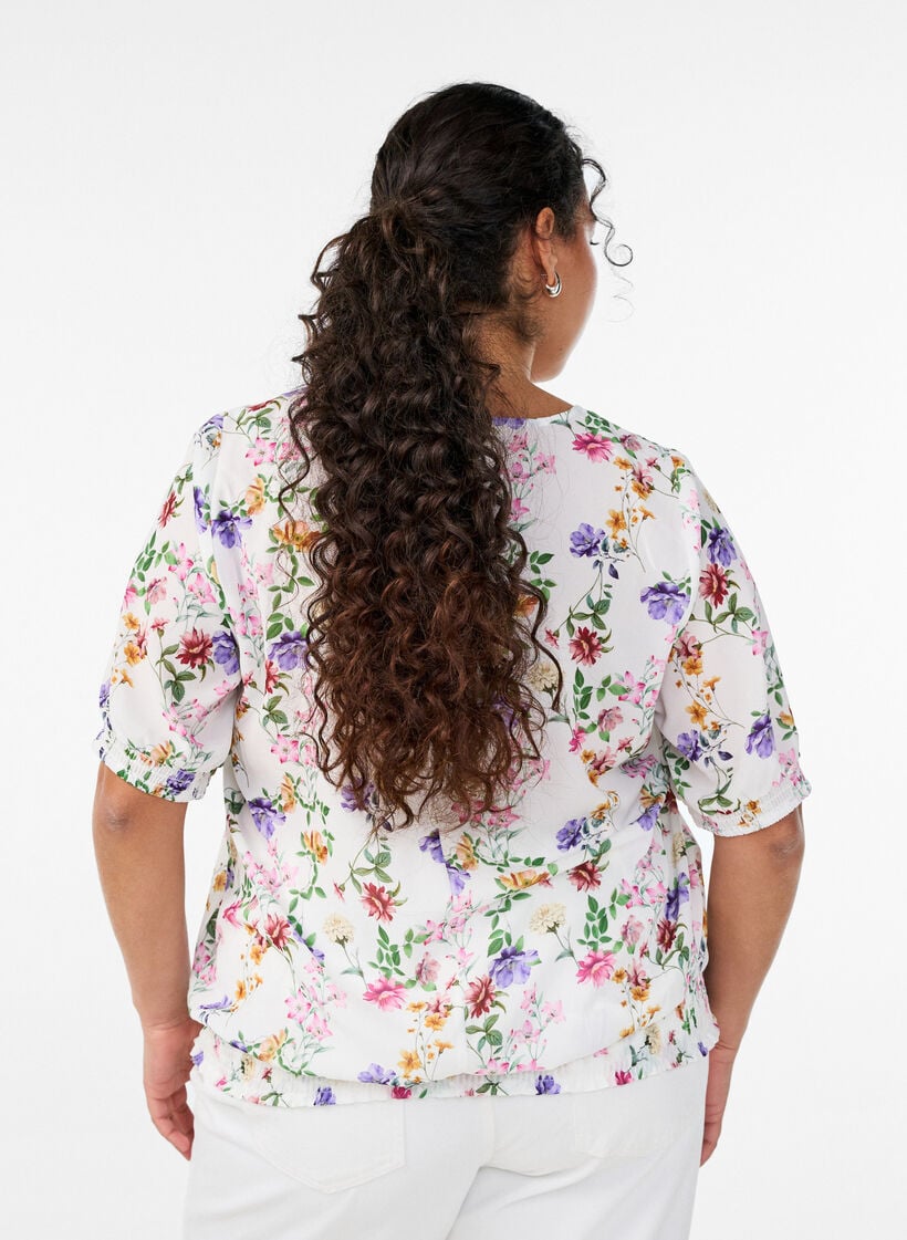 Blomstret bluse med smock, Lyser&oslash;d, Model image number 1