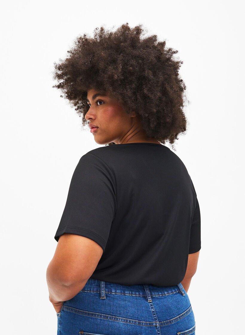 Ribbet bluse med kædedetalje, Black, Model image number 1