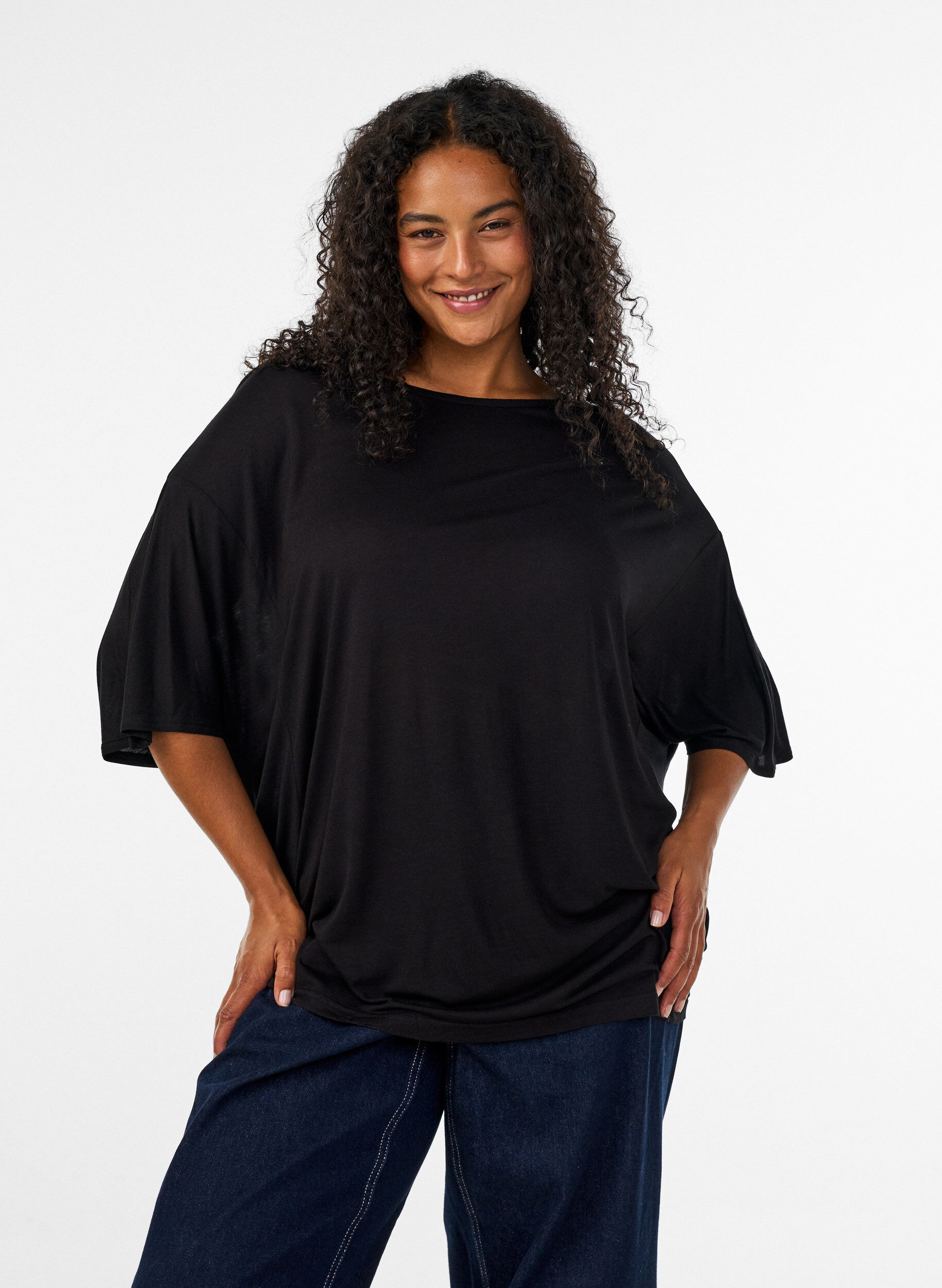 ZizziL&oslash;s T-shirt i viskosejersey, Sort, Model image number 0