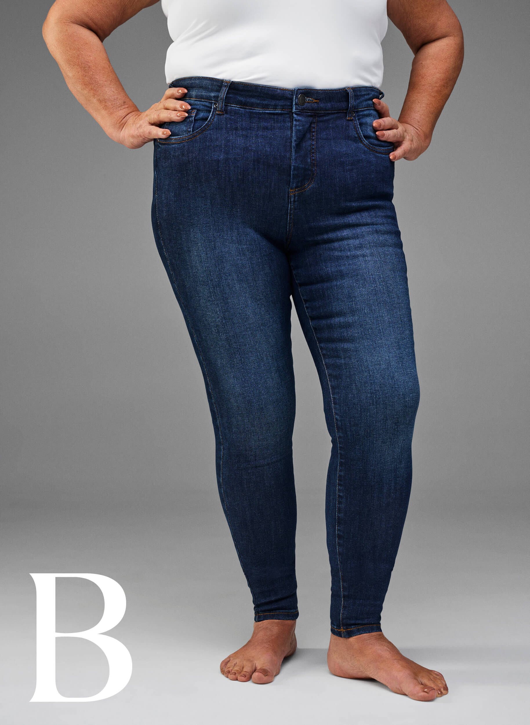Zizzi Super slim jeans med h&oslash;j talje, Dark Blue, Model image number 4