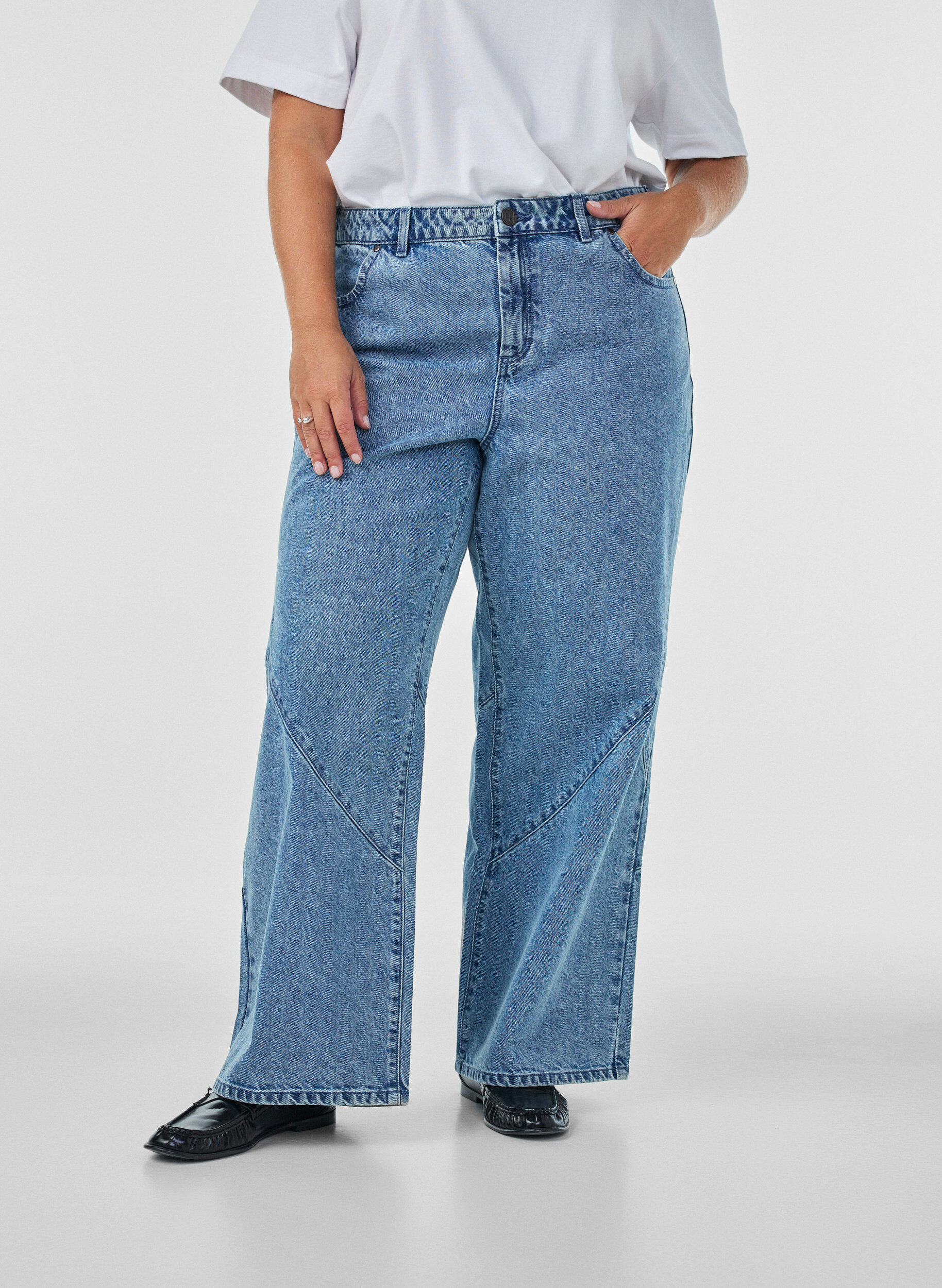 ZizziWide fit jeans med syningsdetaljer, Bl&aring;, Model image number 2