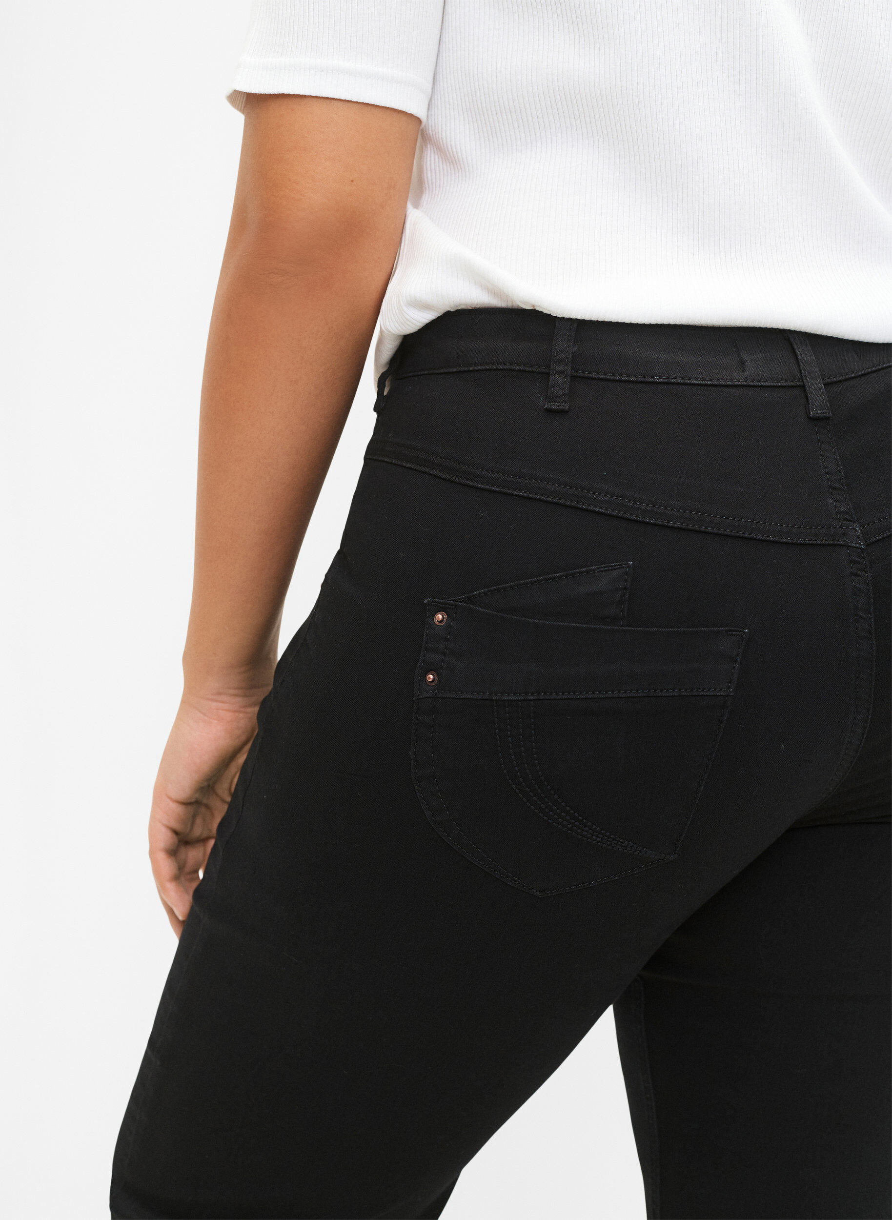 Zizzi Regular fit Gemma jeans med h&oslash;j talje, Sort, Model image number 4