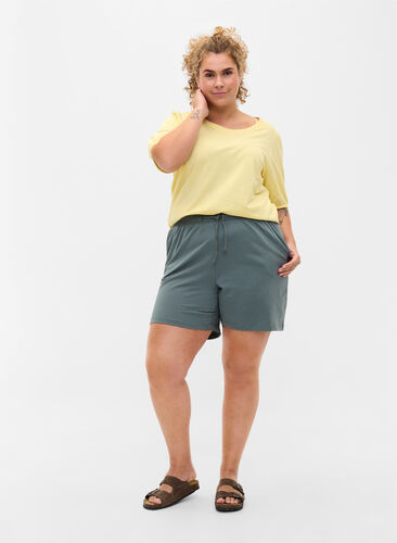 Bomulds shorts med lommer, Balsam Green Solid, Model image number 0