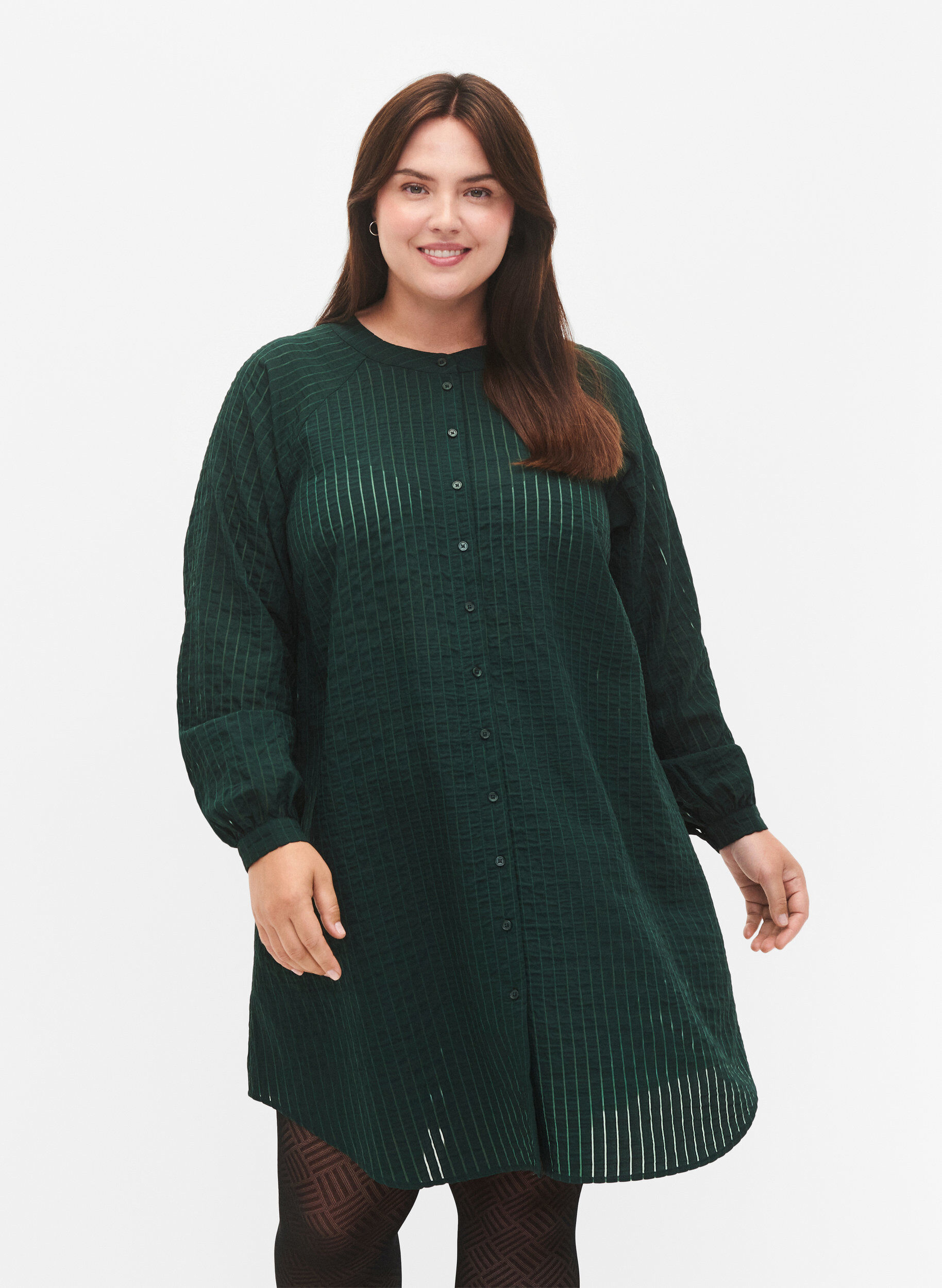 Zizzi Lang viskose skjorte med stribet m&oslash;nster, Scarab, Model image number 0