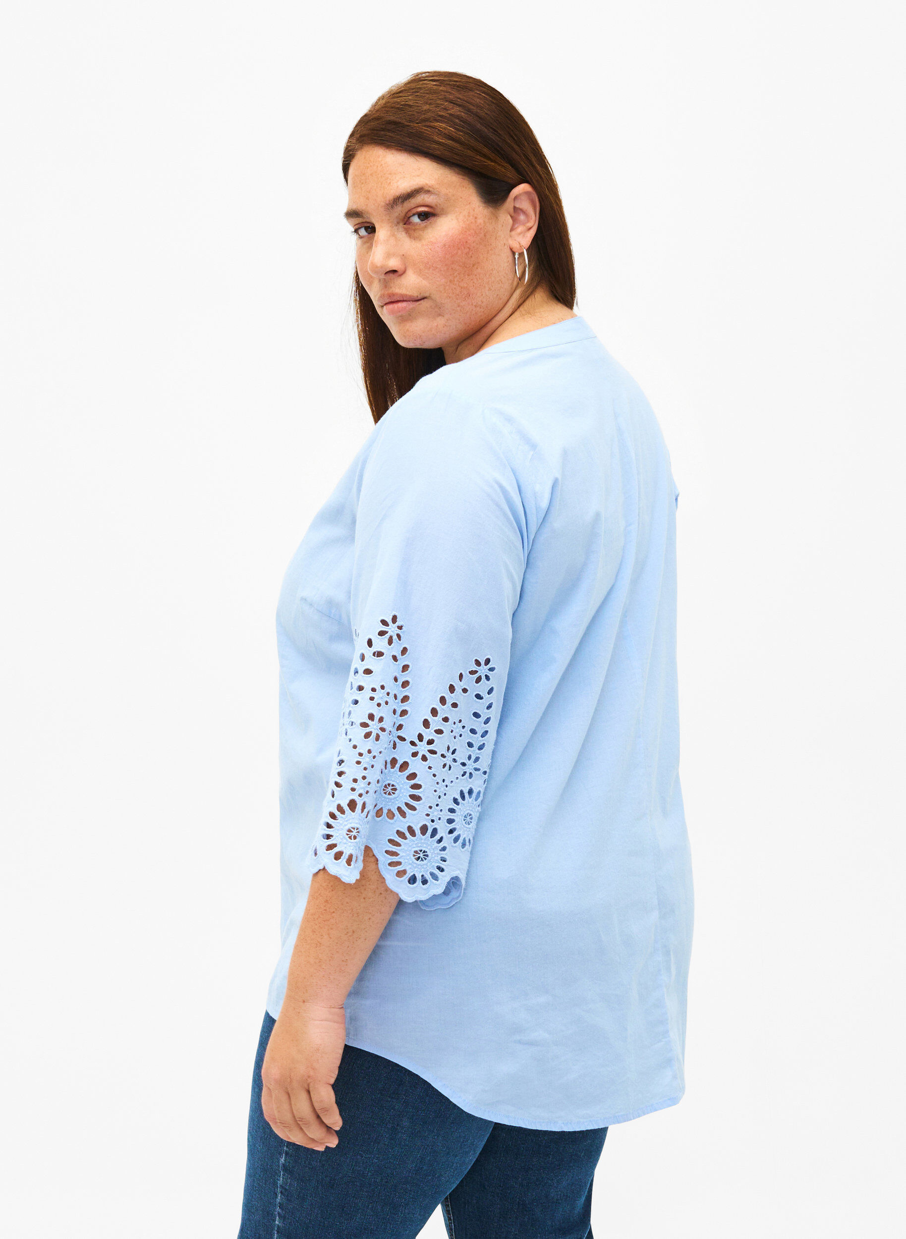 Zizzi Skjortebluse med broderi anglaise og 3/4 &aelig;rmer , Serenity, Model image number 1