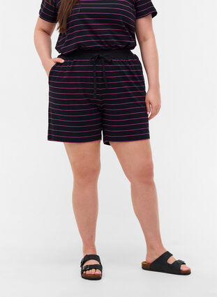 Løse bomulds shorts med striber, Black w. Purple, Model image number 2