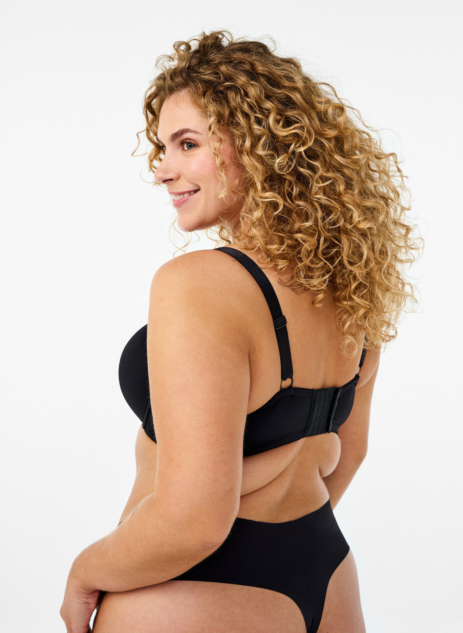 Zizzi Formst&oslash;bt bh med krydsdetalje, Sort, Model image number 2