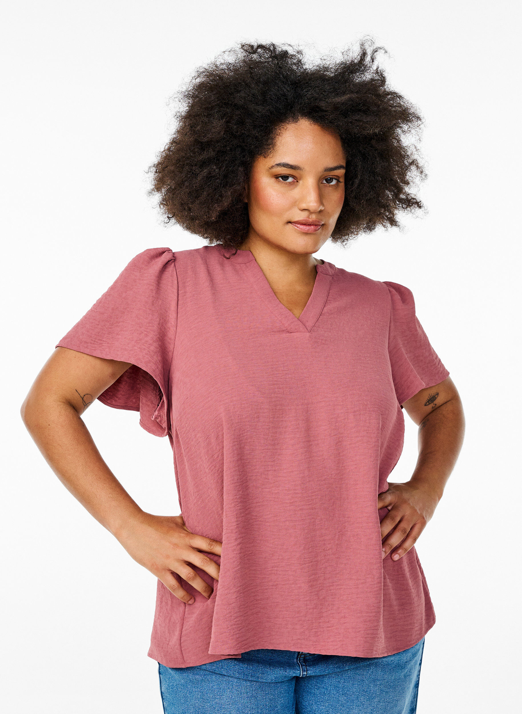 Zizzi Bluse med korte fl&aelig;se&aelig;rmer og V-udsk&aelig;ring, Lyser&oslash;d, Model image number 0