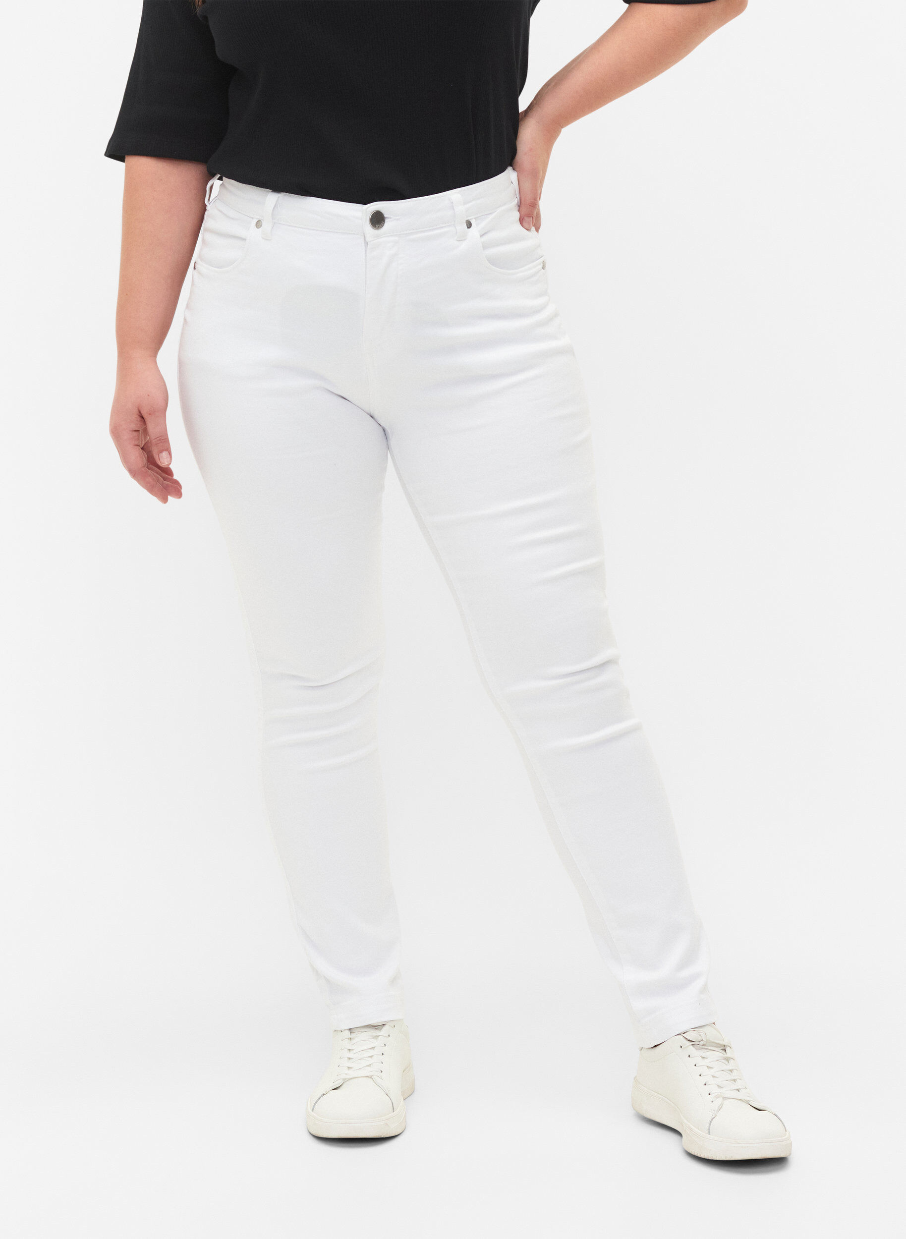 Zizzi Slim fit Emily jeans med regul&aelig;r talje, Hvid, Model image number 2