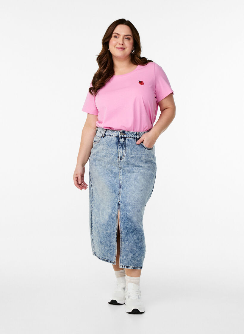 T-shirt med jordbærbroderi, Begonia P. W. Berry, Model image number 2