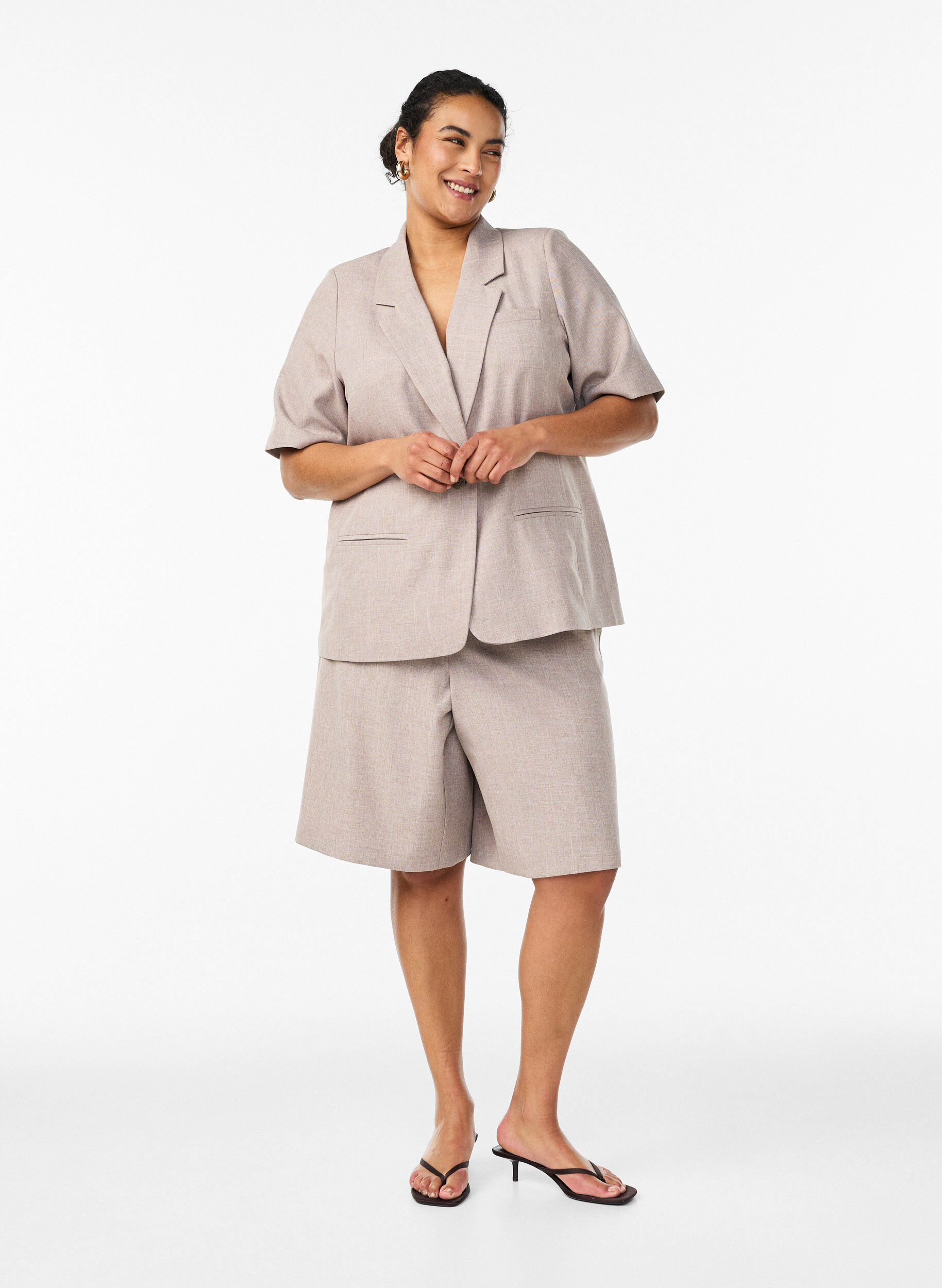 L&oslash;se bermudashorts med h&oslash;j talje, Brun, Model