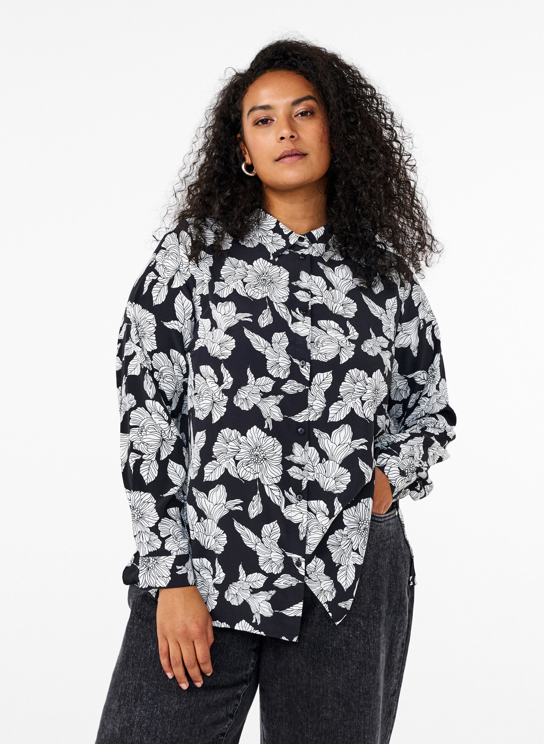Zizzi Skjorte med blomsterprint, Sort, Model image number 0