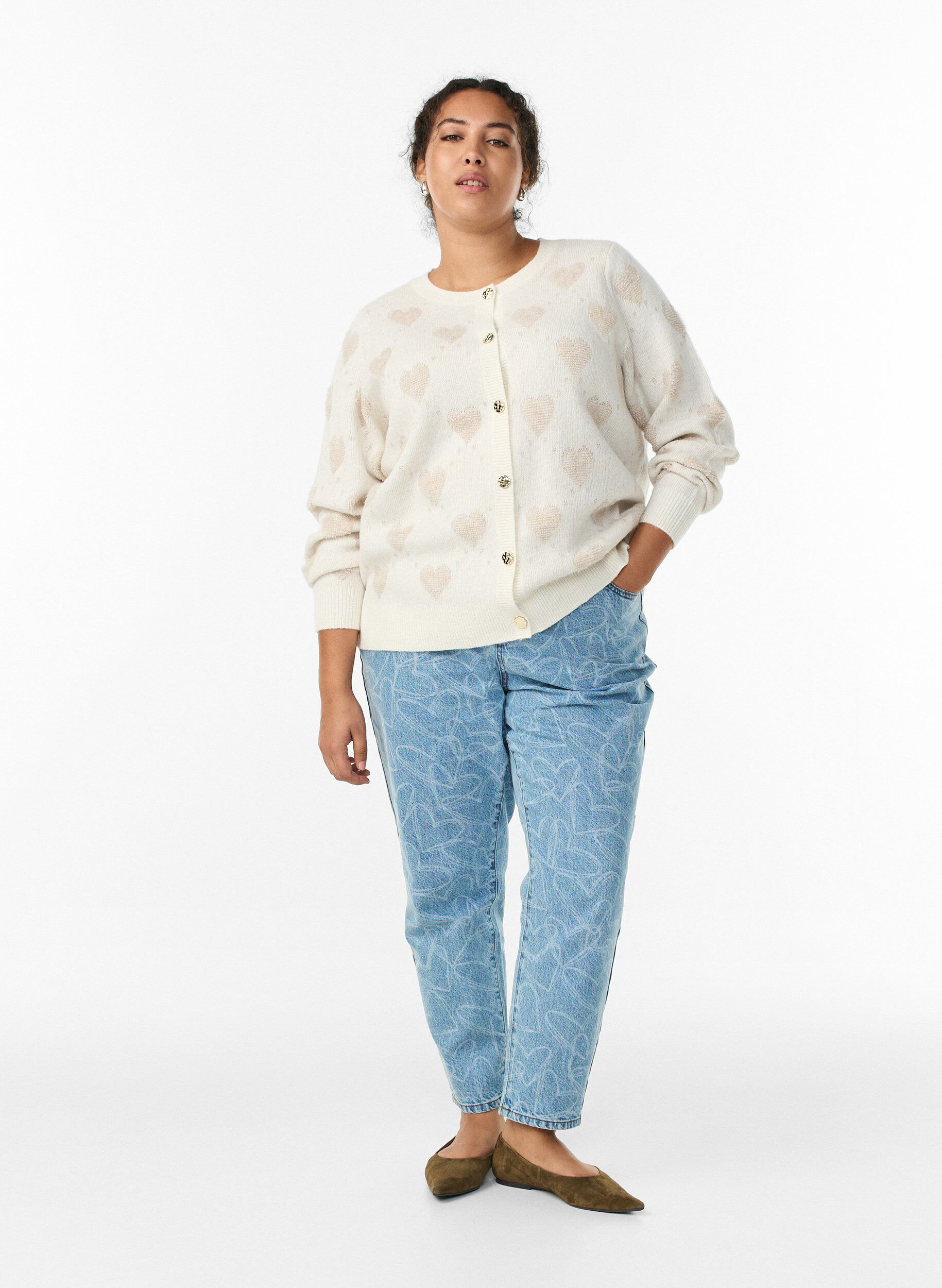 Zizzi Cardigan med hjerter og gyldne knapper, Beige, Model image number 1