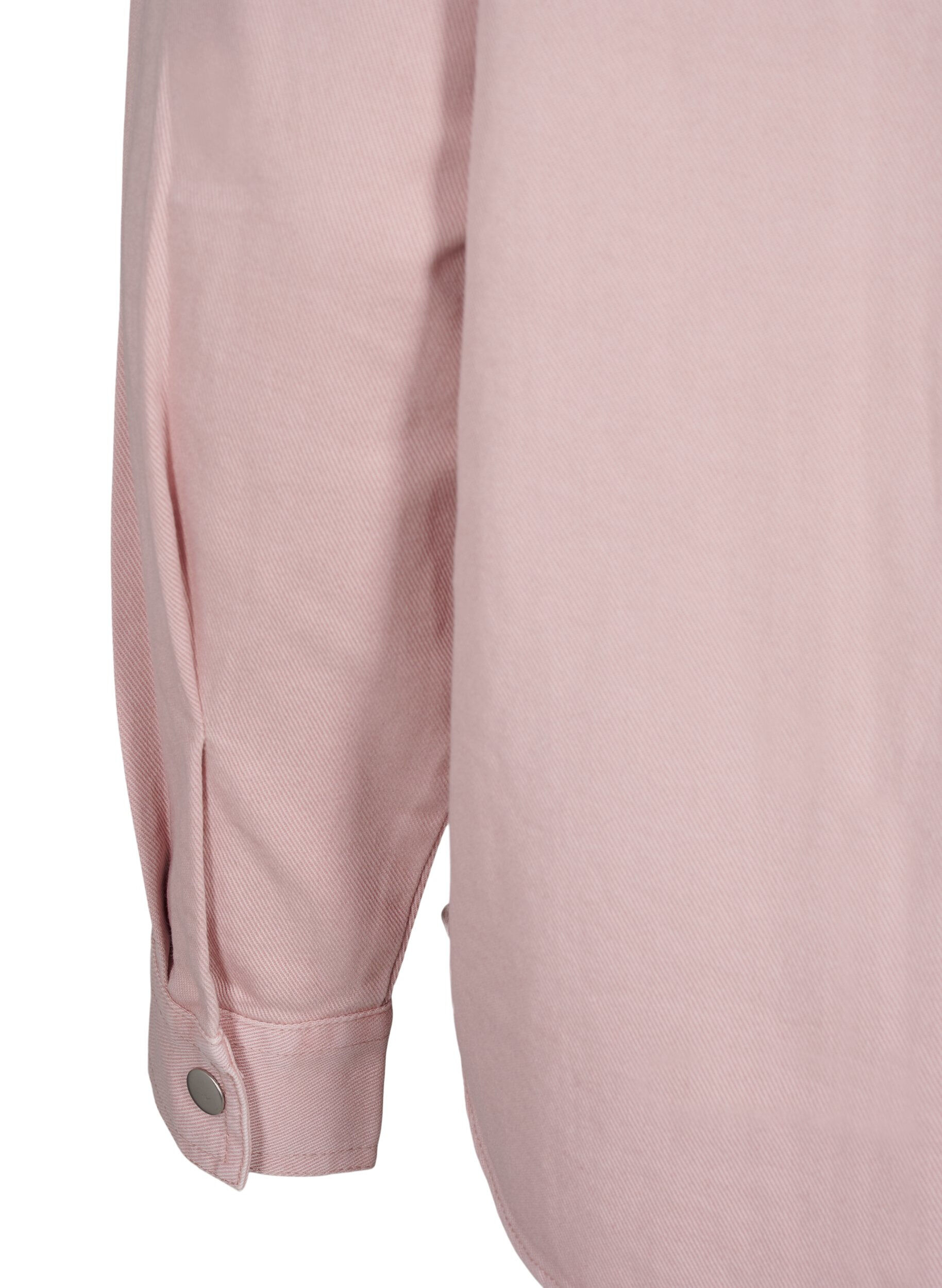 Zizzi Ensfarvet denimskjorte med brystlommer, Pale Mauve, Packshot image number 4