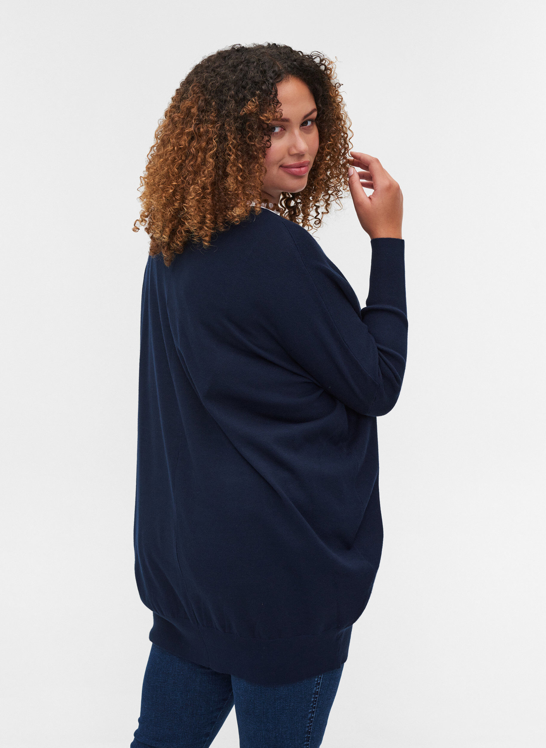 Zizzi Strikbluse med rund halsudsk&aelig;ring, Navy Blazer, Model image number 1