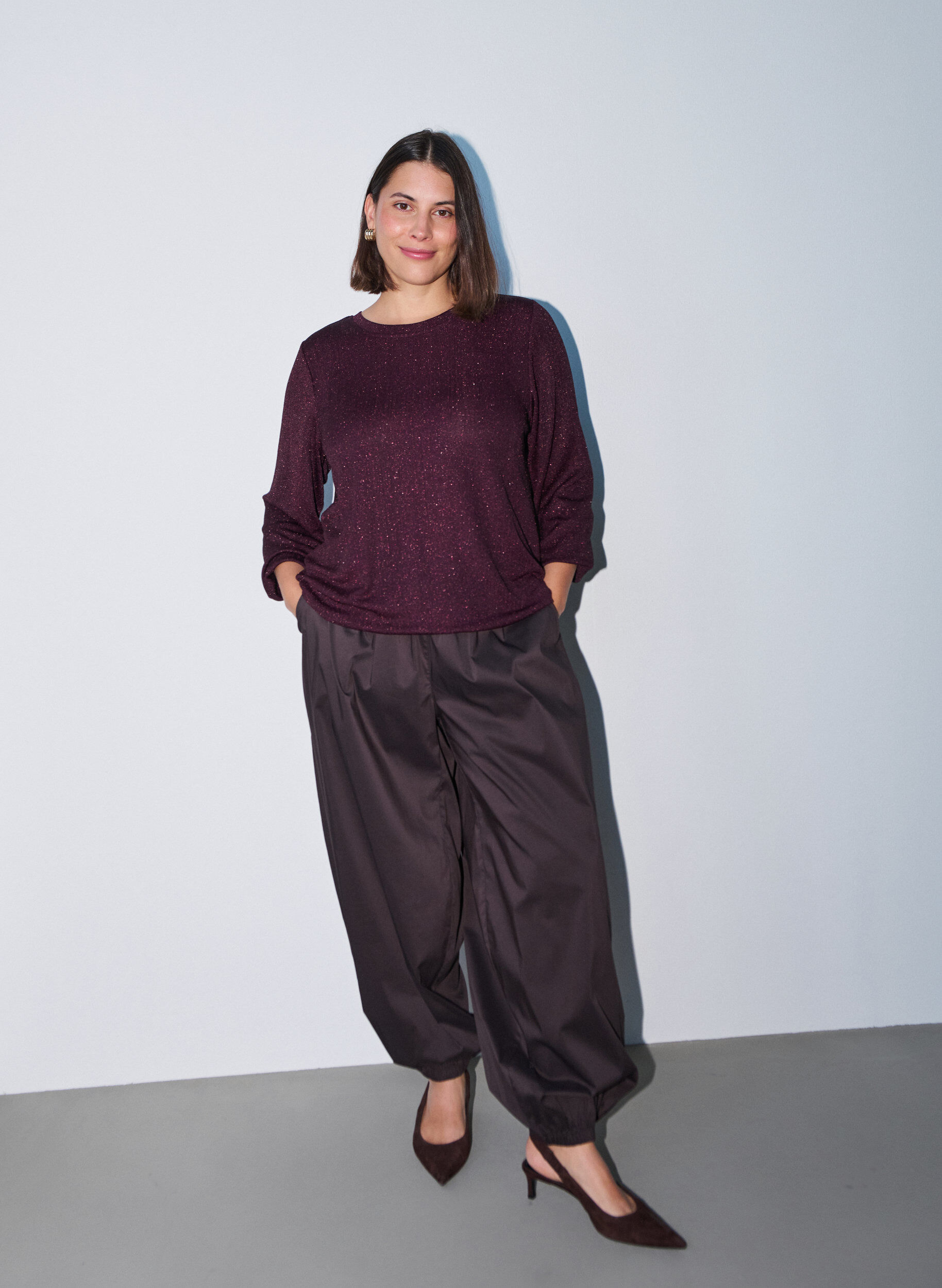 ZizziBluse med lodret struktur og glittertr&aring;d, R&oslash;d, Model image number 1