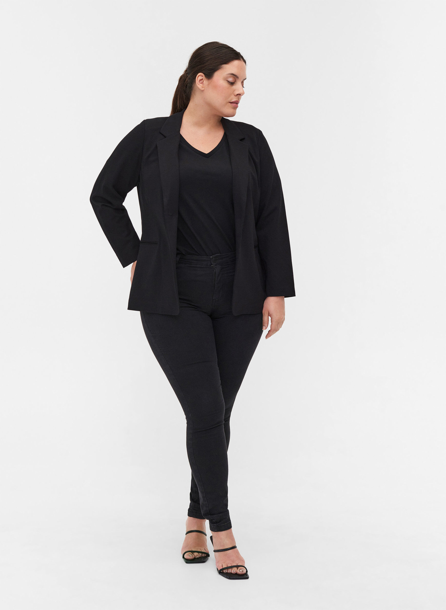 Zizzi Enkel blazer med knaplukning, Black, Model image number 2