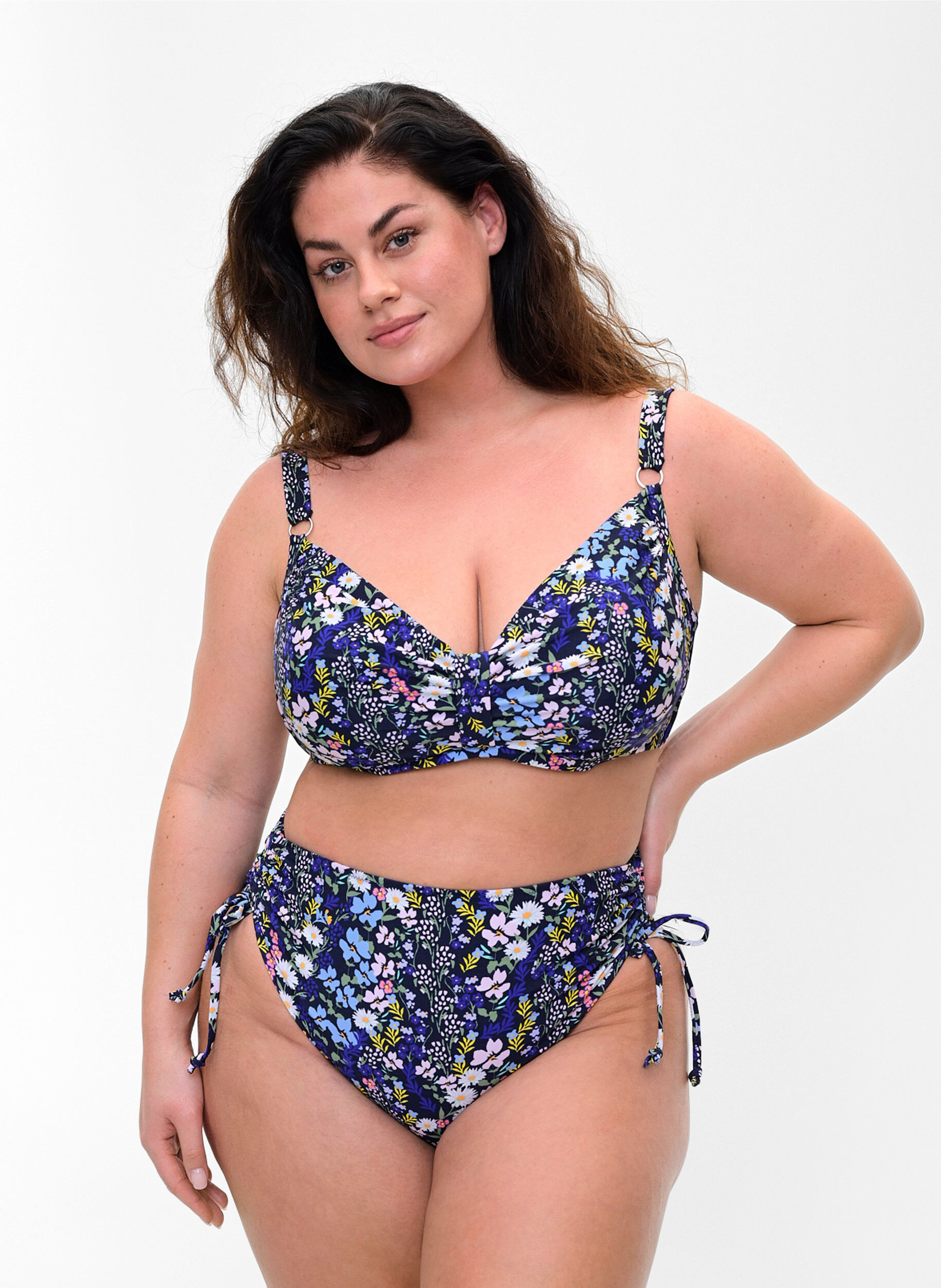 Zizzi Printet bikini overdel med b&oslash;jle, Ditsy Flower, Model image number 2