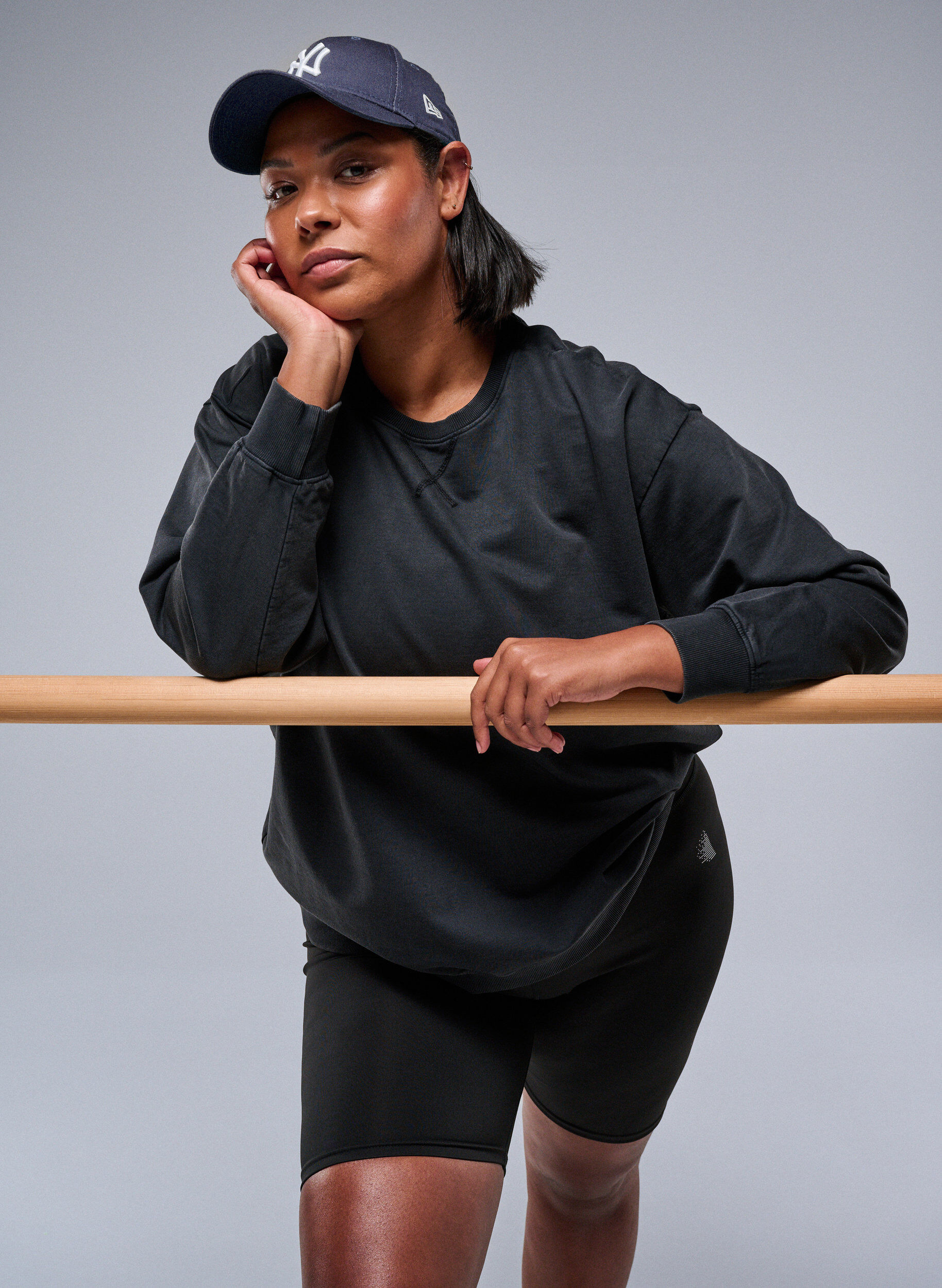 L&oslash;s sweatshirt med washed look