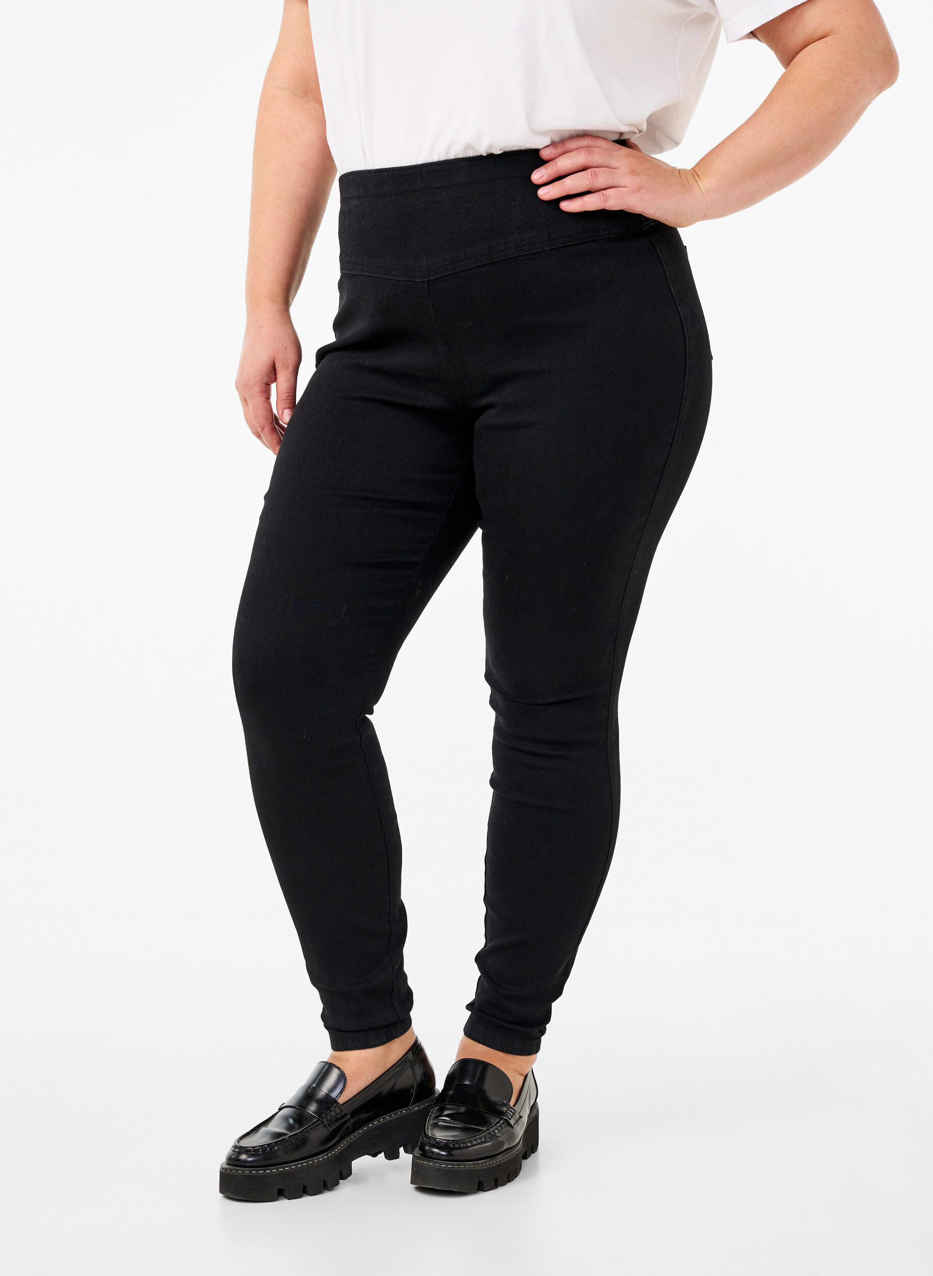 Zizzi Stretchy jeggings med h&oslash;j talje, Black, Model image number 2