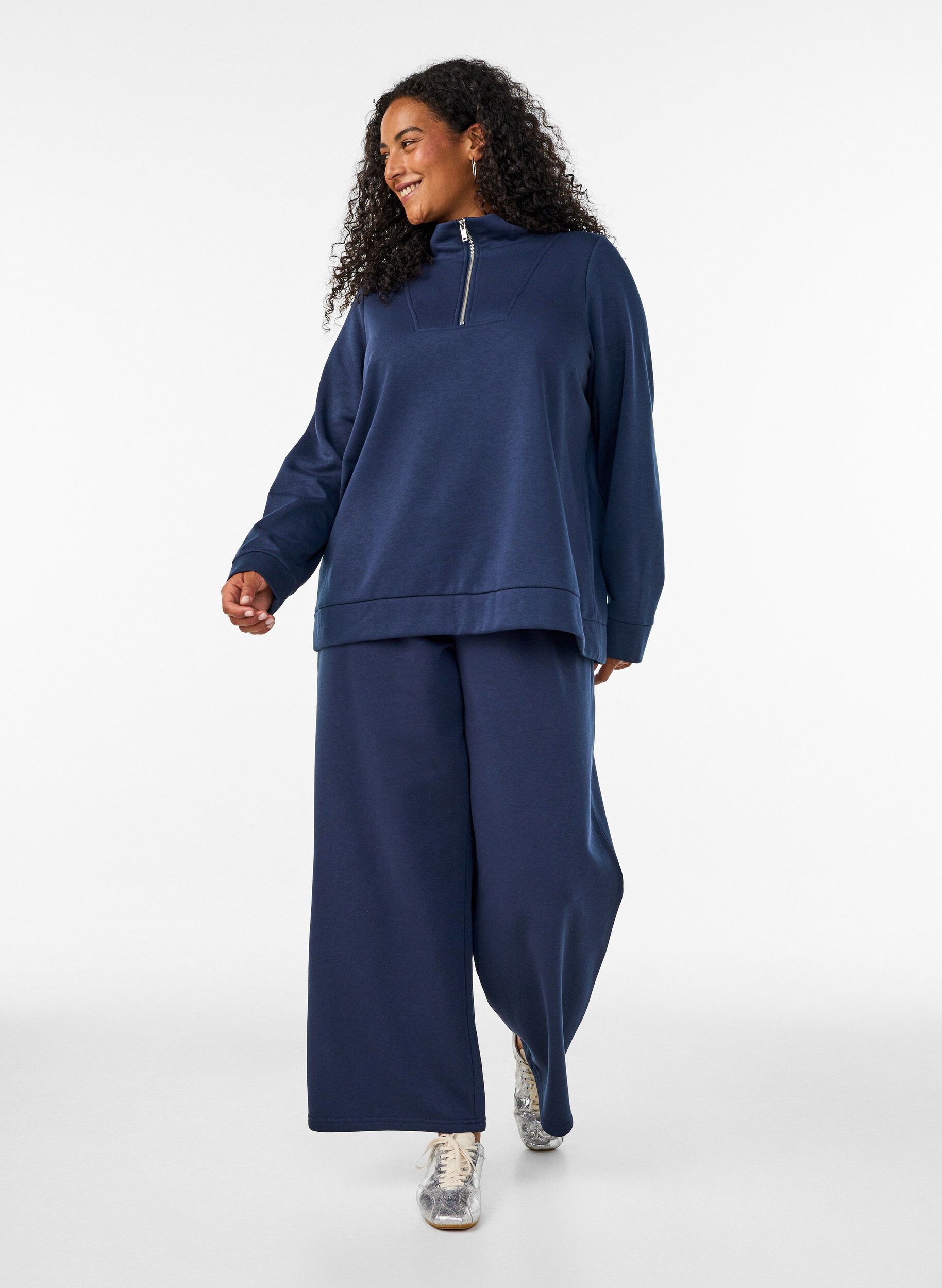 ZizziSweatshirt med h&oslash;j krave og lynl&aring;s, Bl&aring;, Model image number 1
