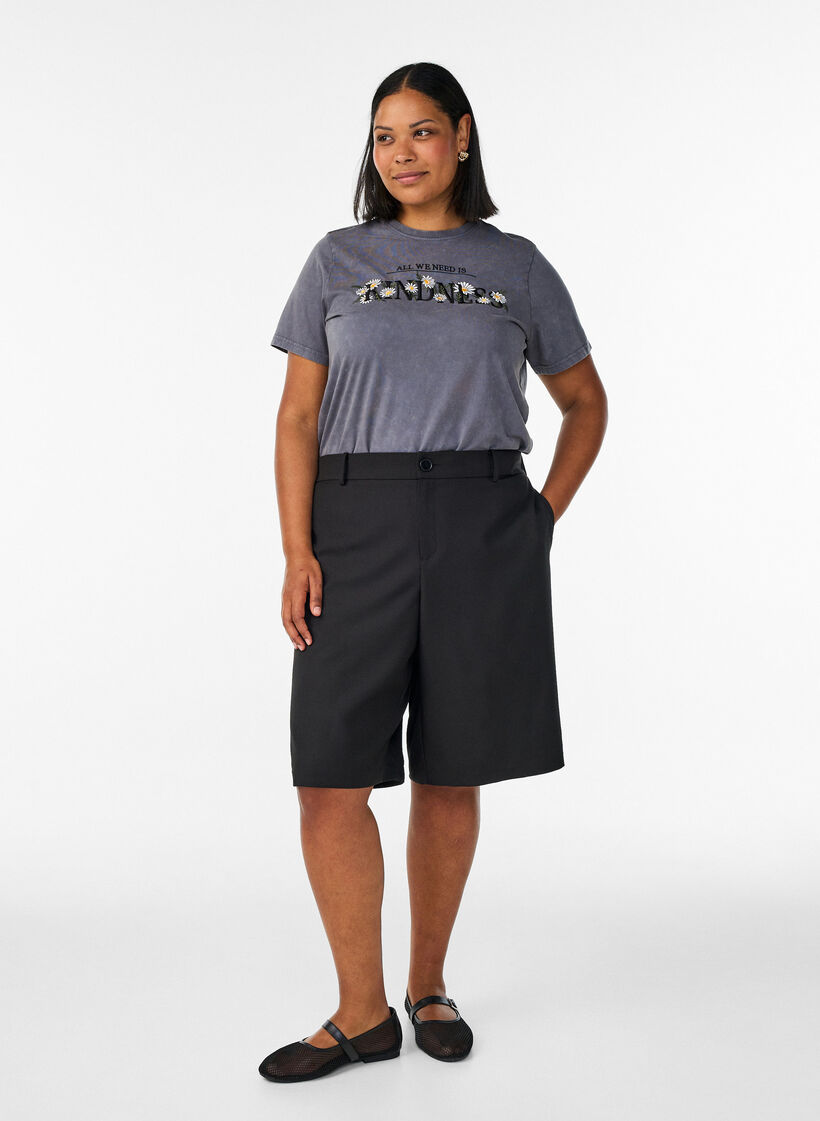 Bomulds T-shirt med vasket look og broderet motiv, Gr&aring;, Model image number 1