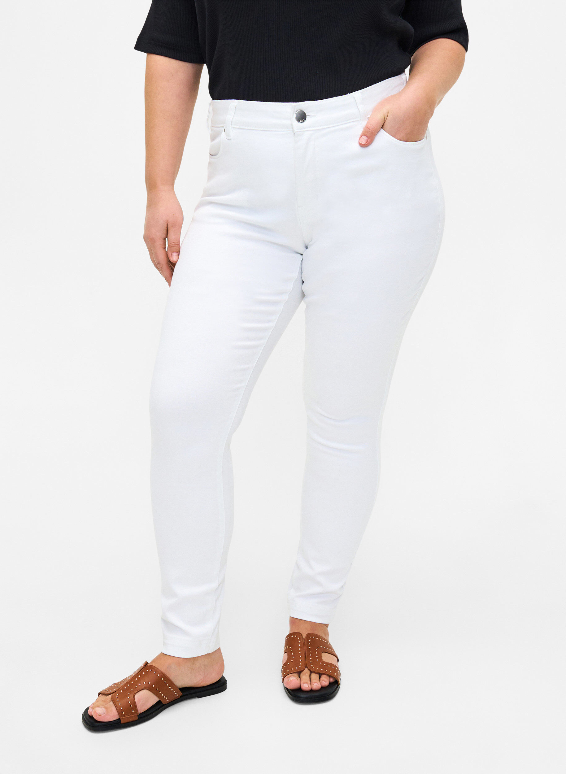 Zizzi Viona jeans med regul&aelig;r talje, Hvid, Model image number 2