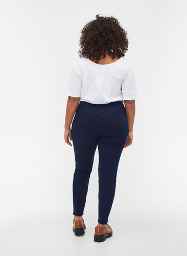 Højtaljede Amy jeans med 4-way stretch, Dark blue, Model image number 1