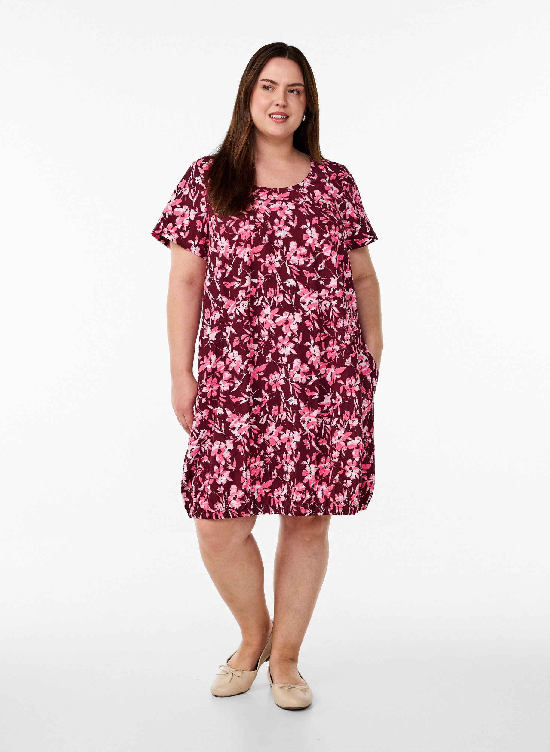 Zizzi Kort&aelig;rmet bomuldskjole med print, M&oslash;rk Bordeaux, Model image number 1