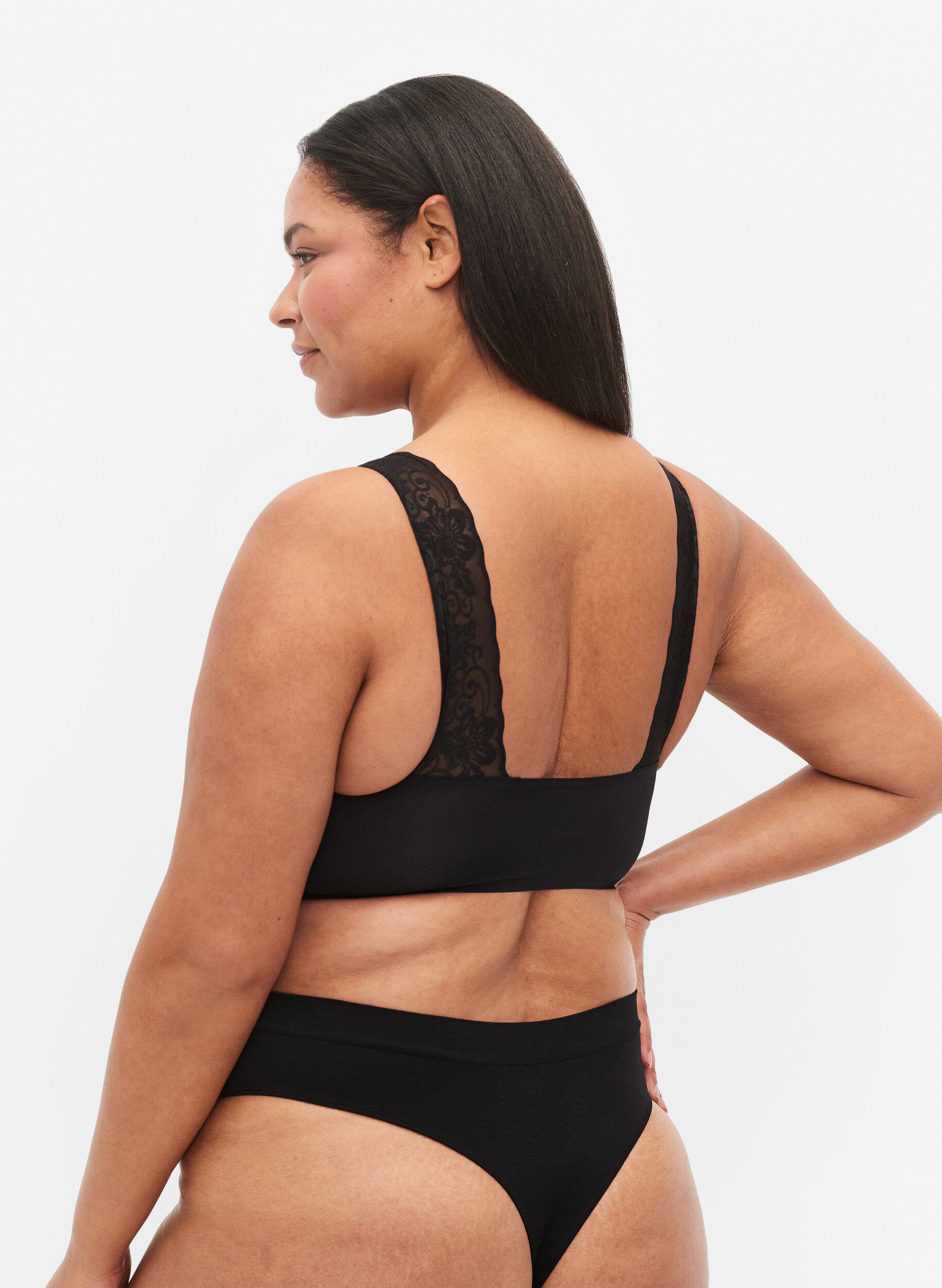 Zizzi Bl&oslash;d bh med blondestropper, Black, Model image number 1