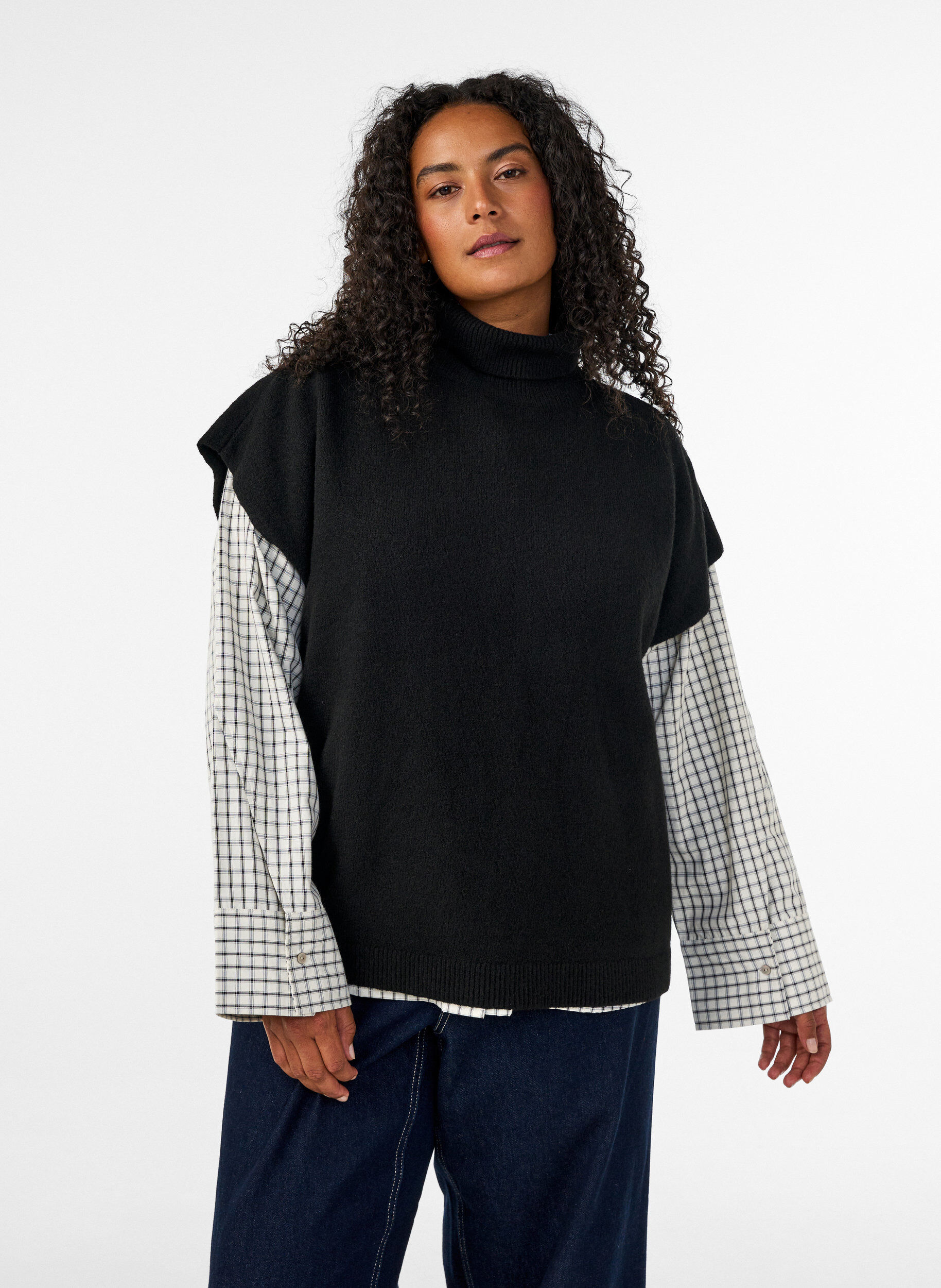 ZizziStrikvest med rullekrave, Sort, Model image number 3